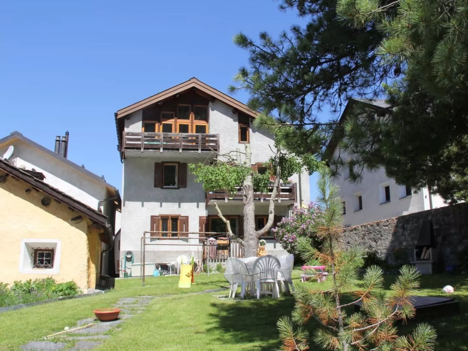 Chesa Madragena-Binnen