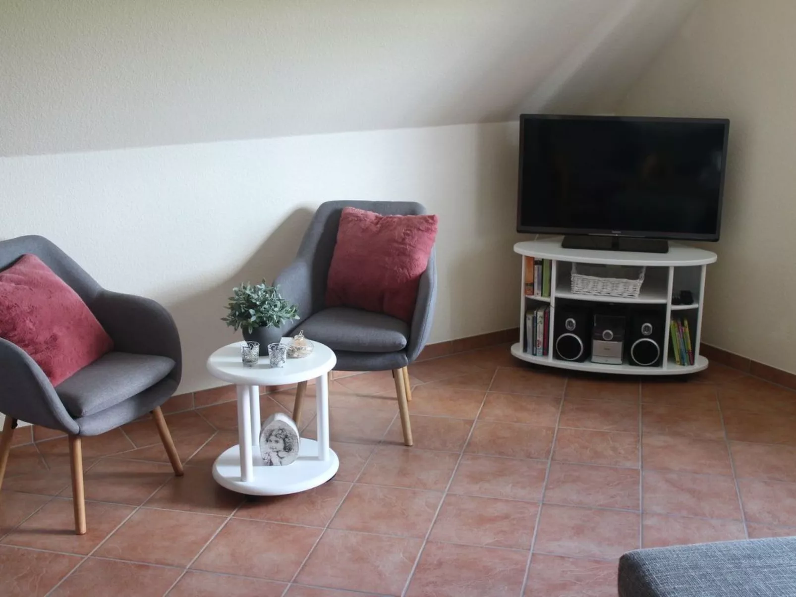 Appartement mit eigenem Garten und Terrasse-Binnen