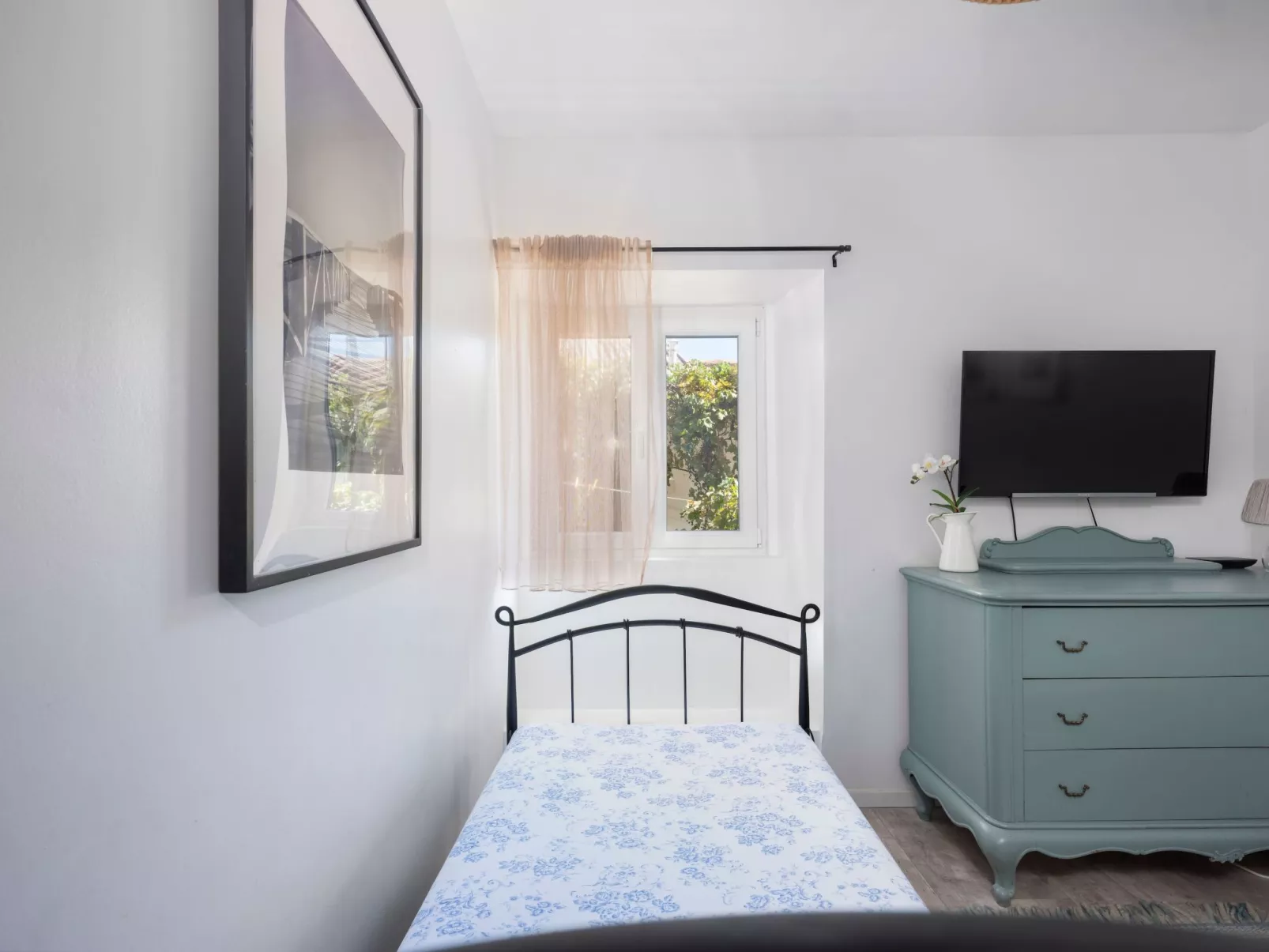 "Hanna" mit Blick auf das Wasser-Binnen