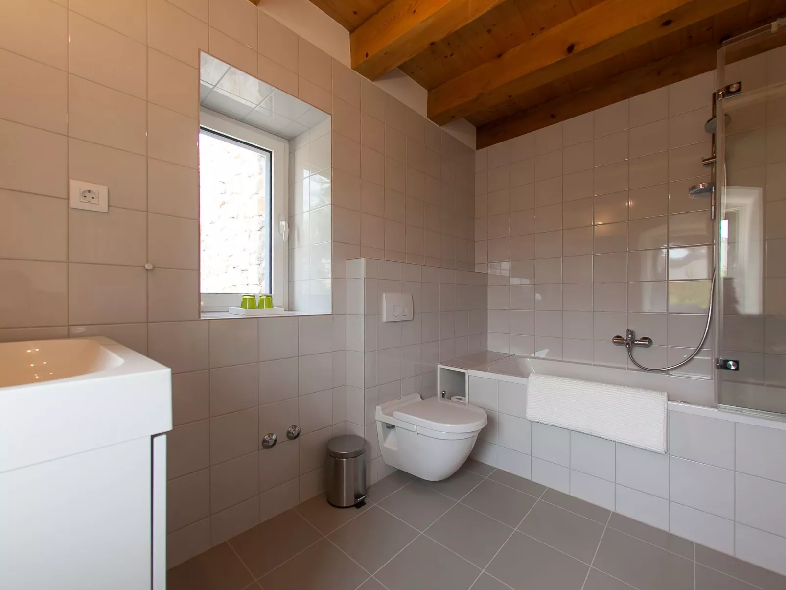 Villa Ella mit Infinity-Pool-Binnen