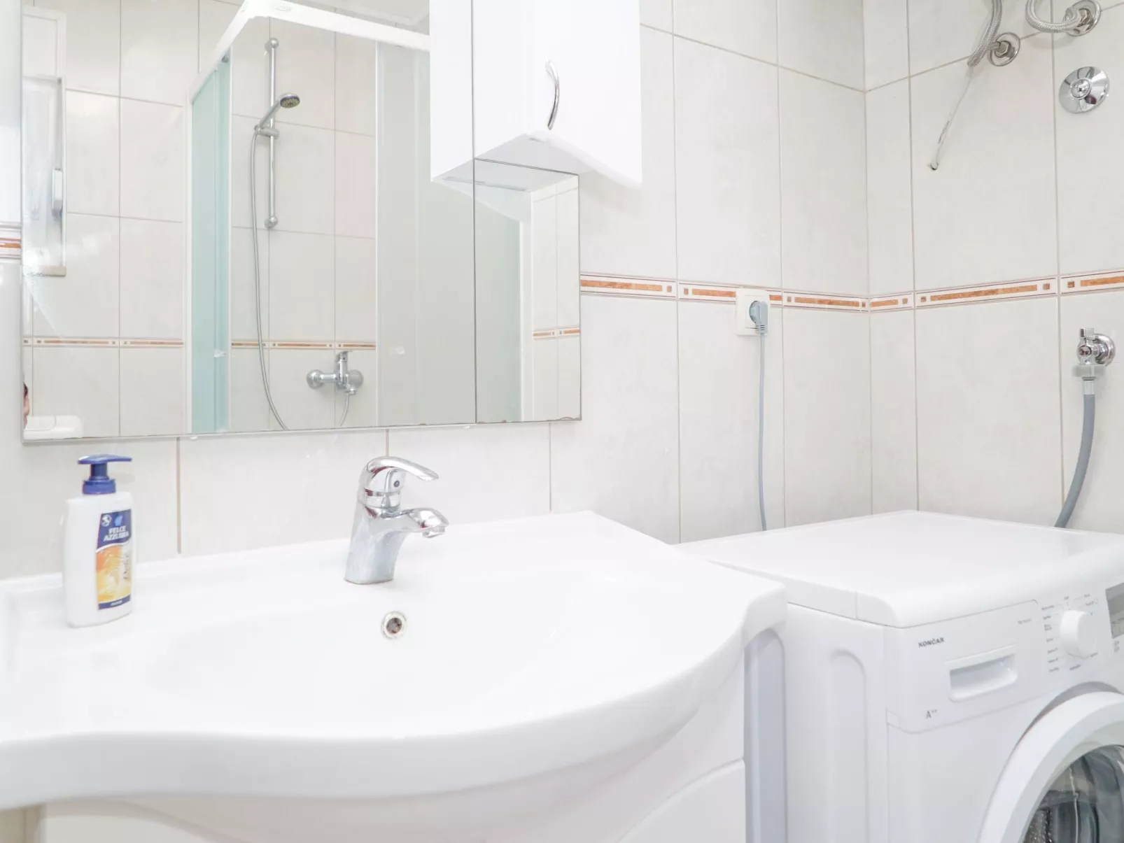 In der Nähe des Meeres und des Sees-Image-tags.info