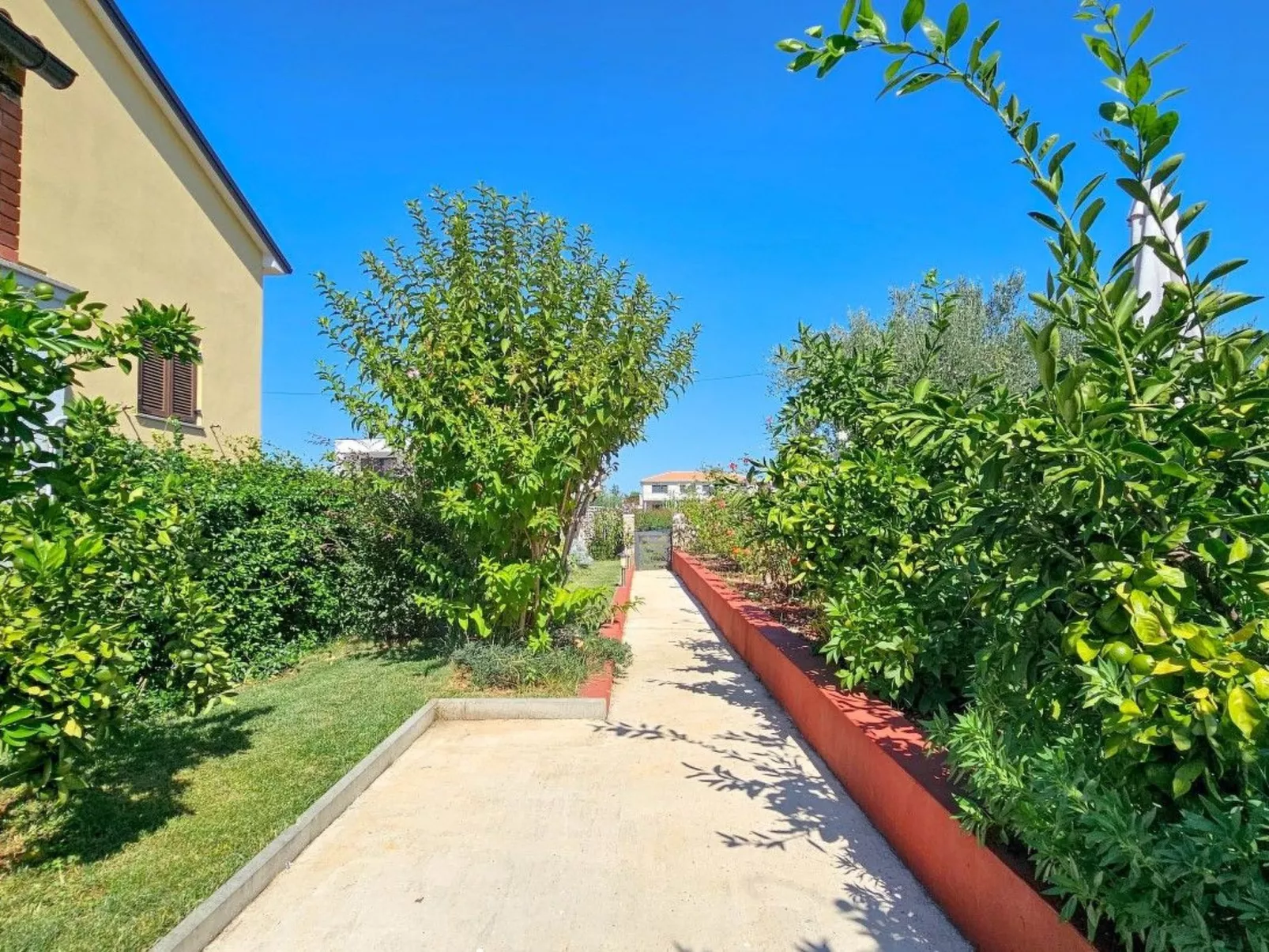 Wohnung für bis zu 6 Personen mit Schwimmbad-Buiten