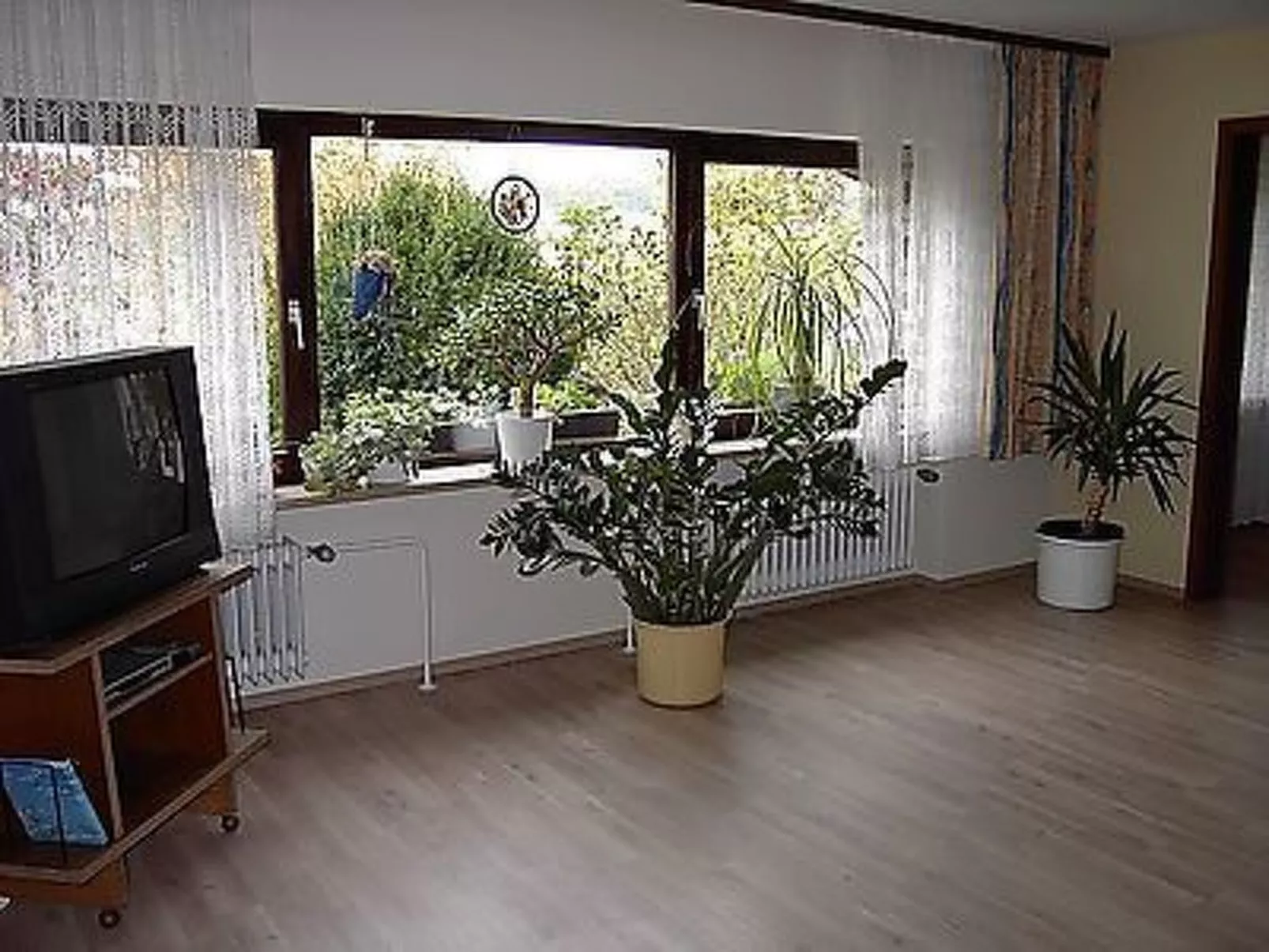 Große Ferienwohnung in Sinbronn mit Garten-Image-tags.info
