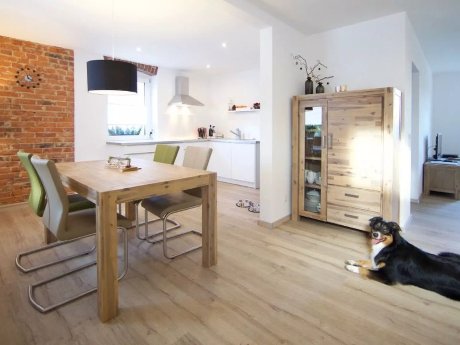 Helle und moderne Ferienwohnung mit Terrasse-Binnen