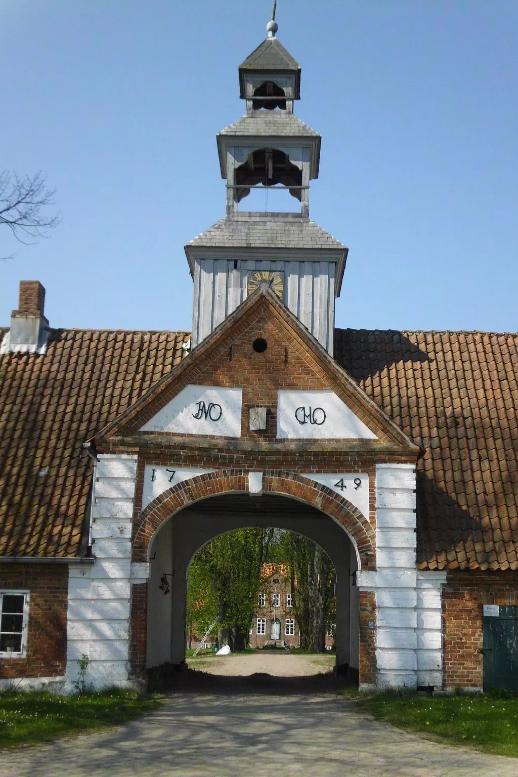 Haus in Zimmert mit Terrasse, Grill und Garten-Image-tags.info