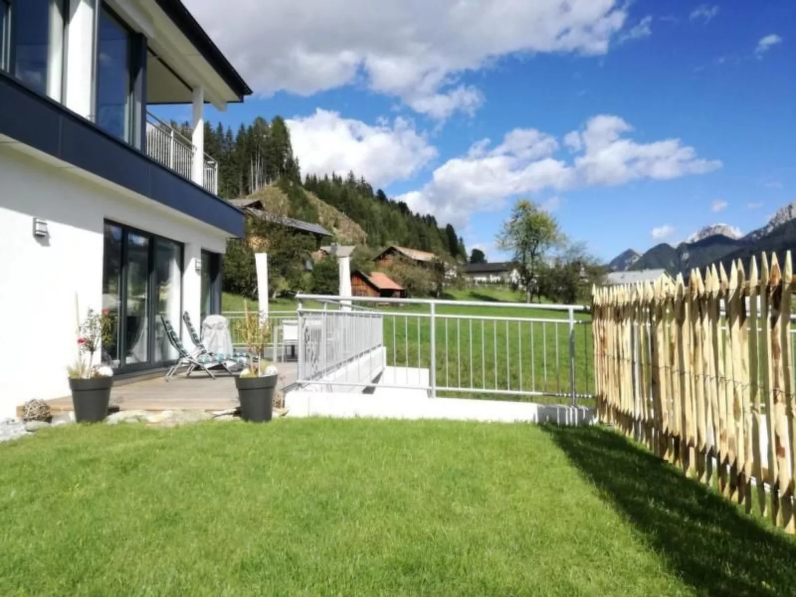 Charmantes Ferienhaus mit Whirlpool-Binnen