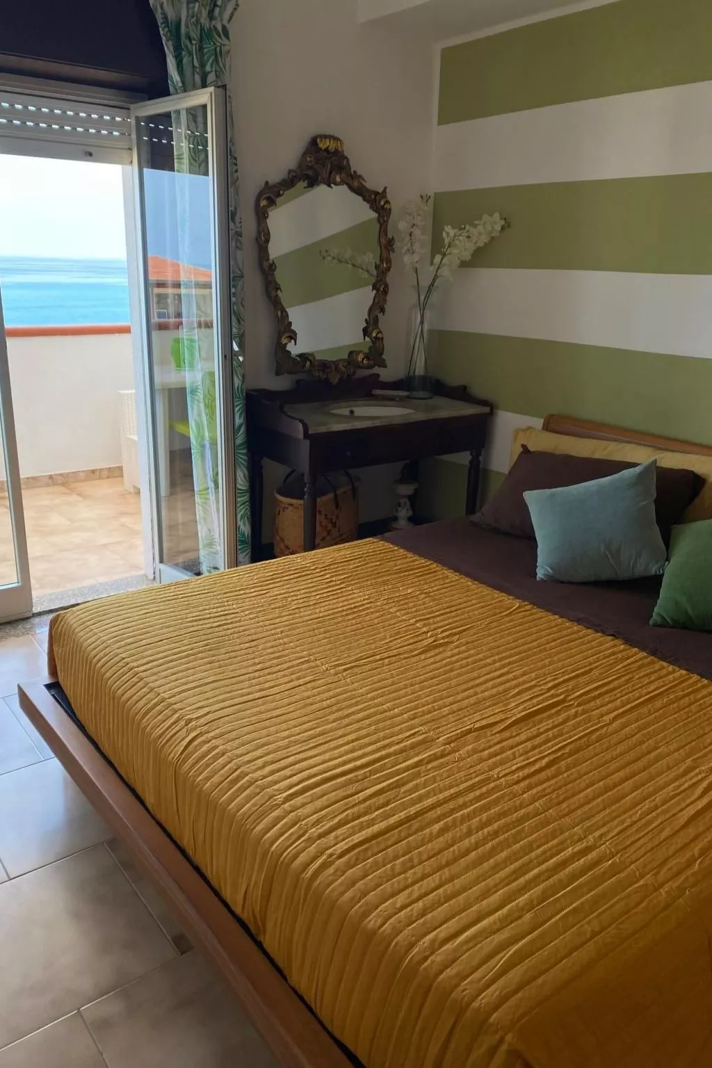 Stromboli' Wohnung mit Meerblick-Binnen