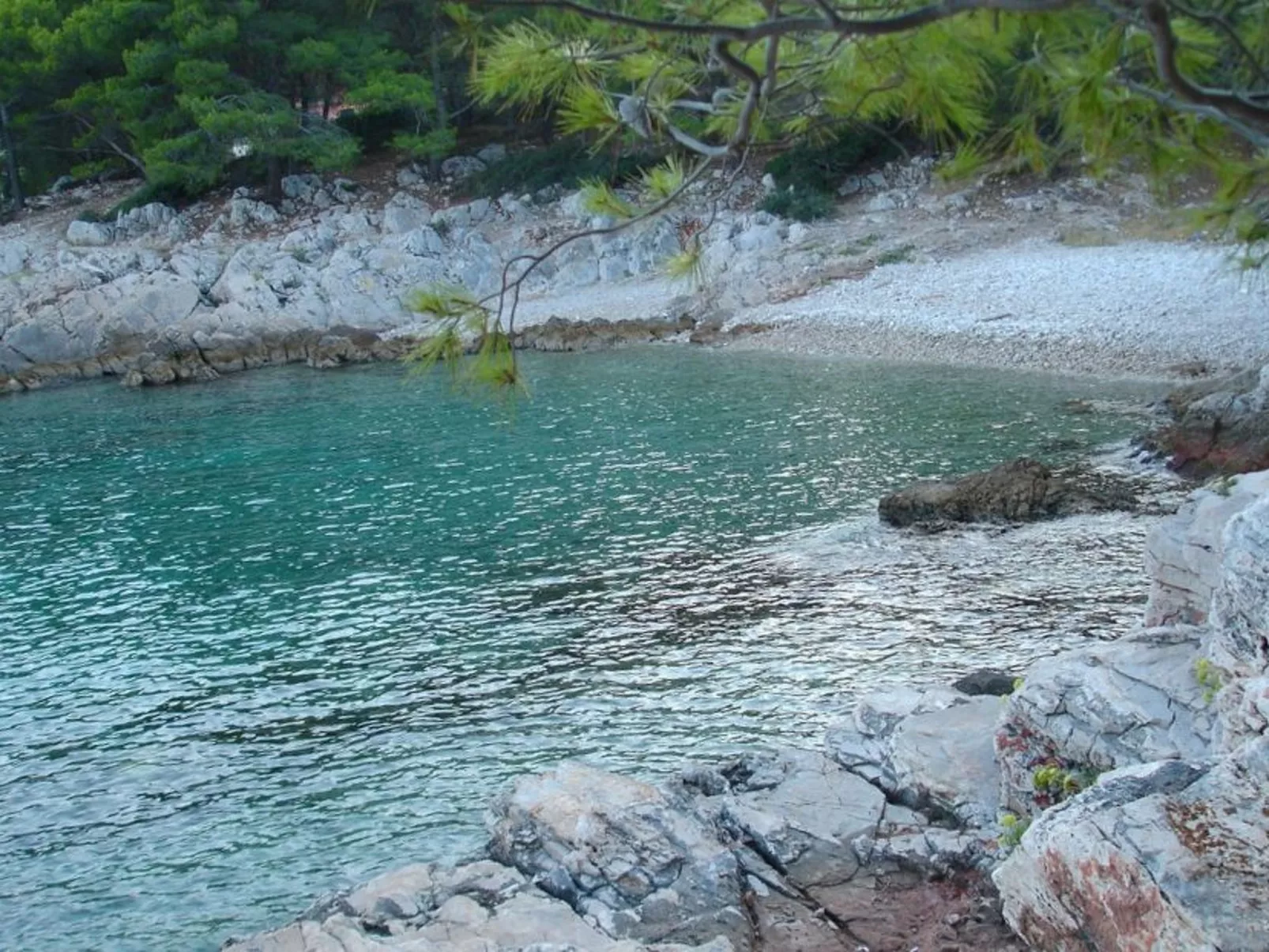Kleines Steinhaus in einem ruhigen Ort auf der Insel Solta-Buiten
