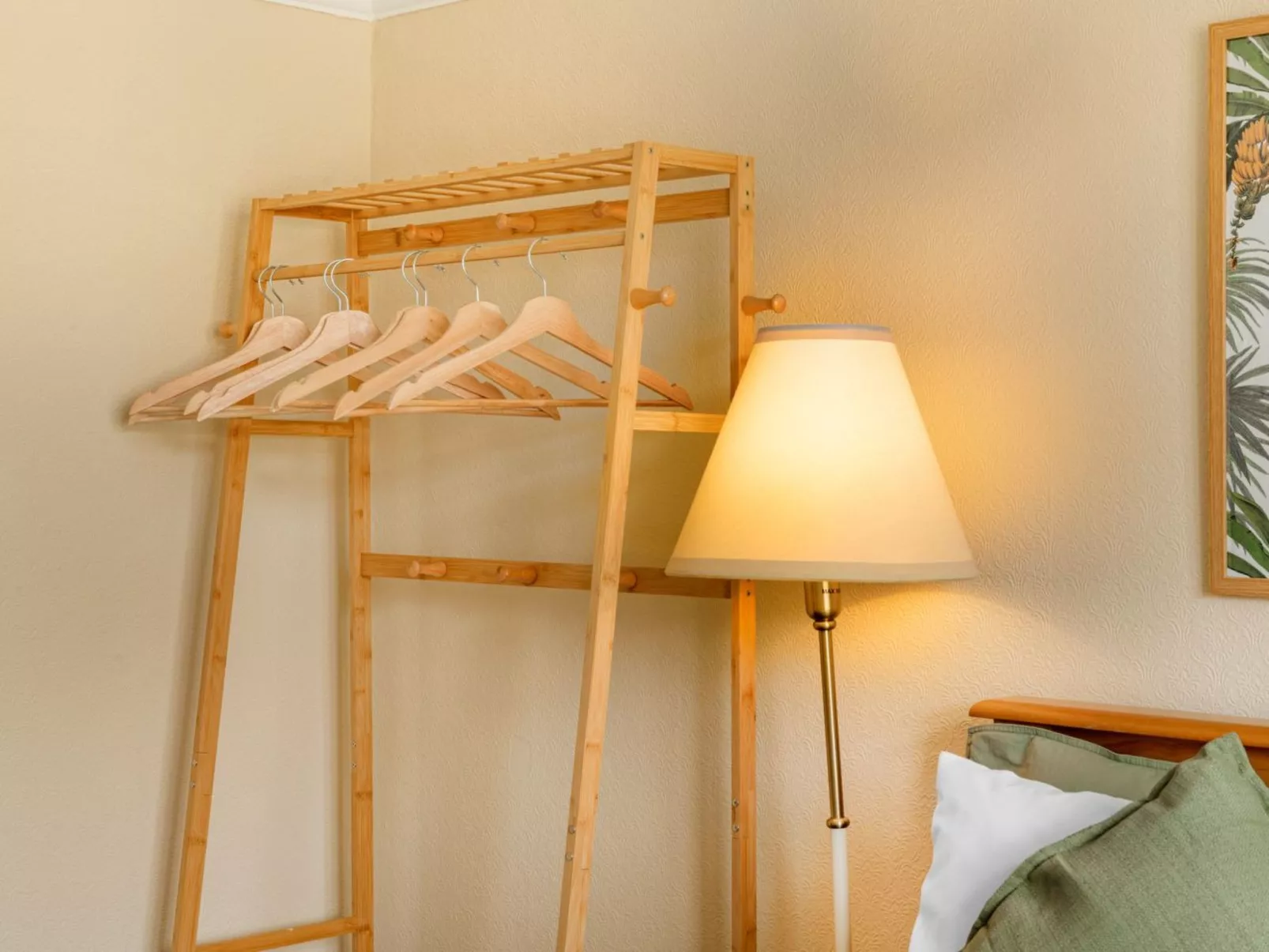 "3-Bett-Haus mit Parkplatz und Büro"-Image-tags.info