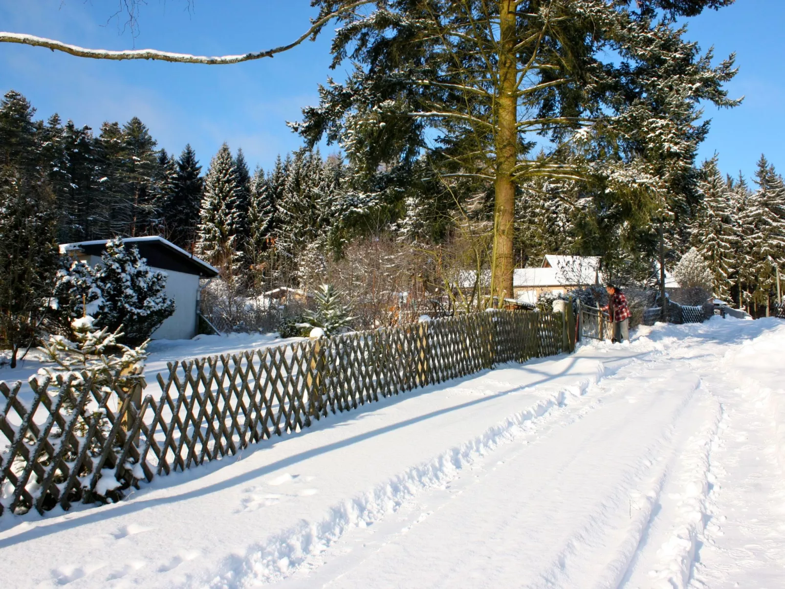 Bungalow mit Garten, Grill und Terrasse-Image-tags.info