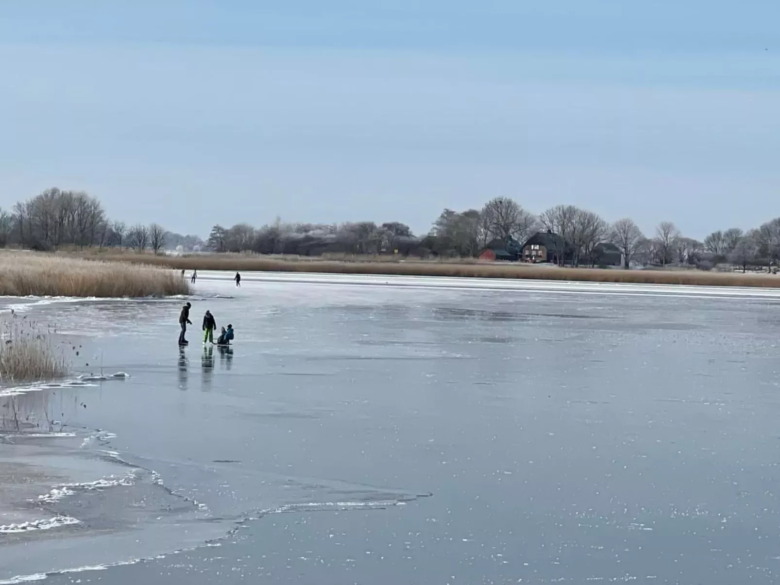 Ruhige Wohnung in Risum mit Garten und Terrasse-Buiten