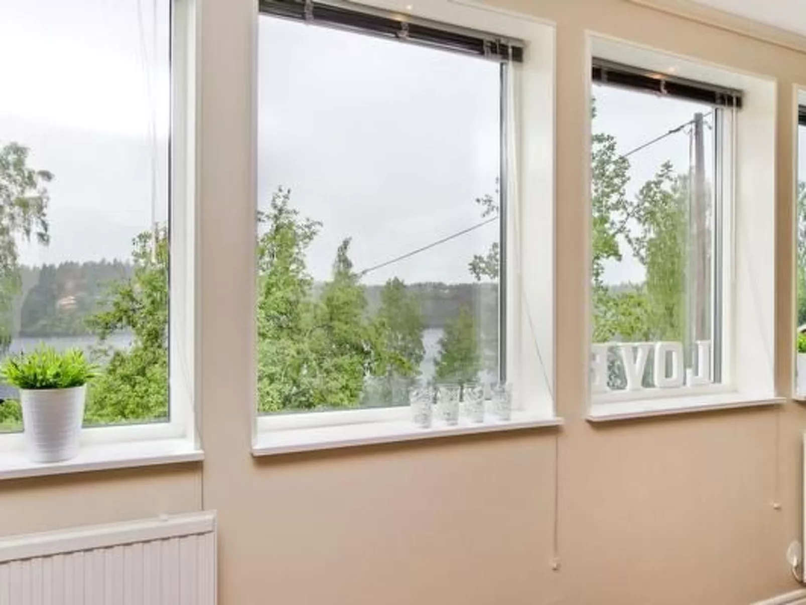 In Norrköping mit sonniger Terrasse-Binnen