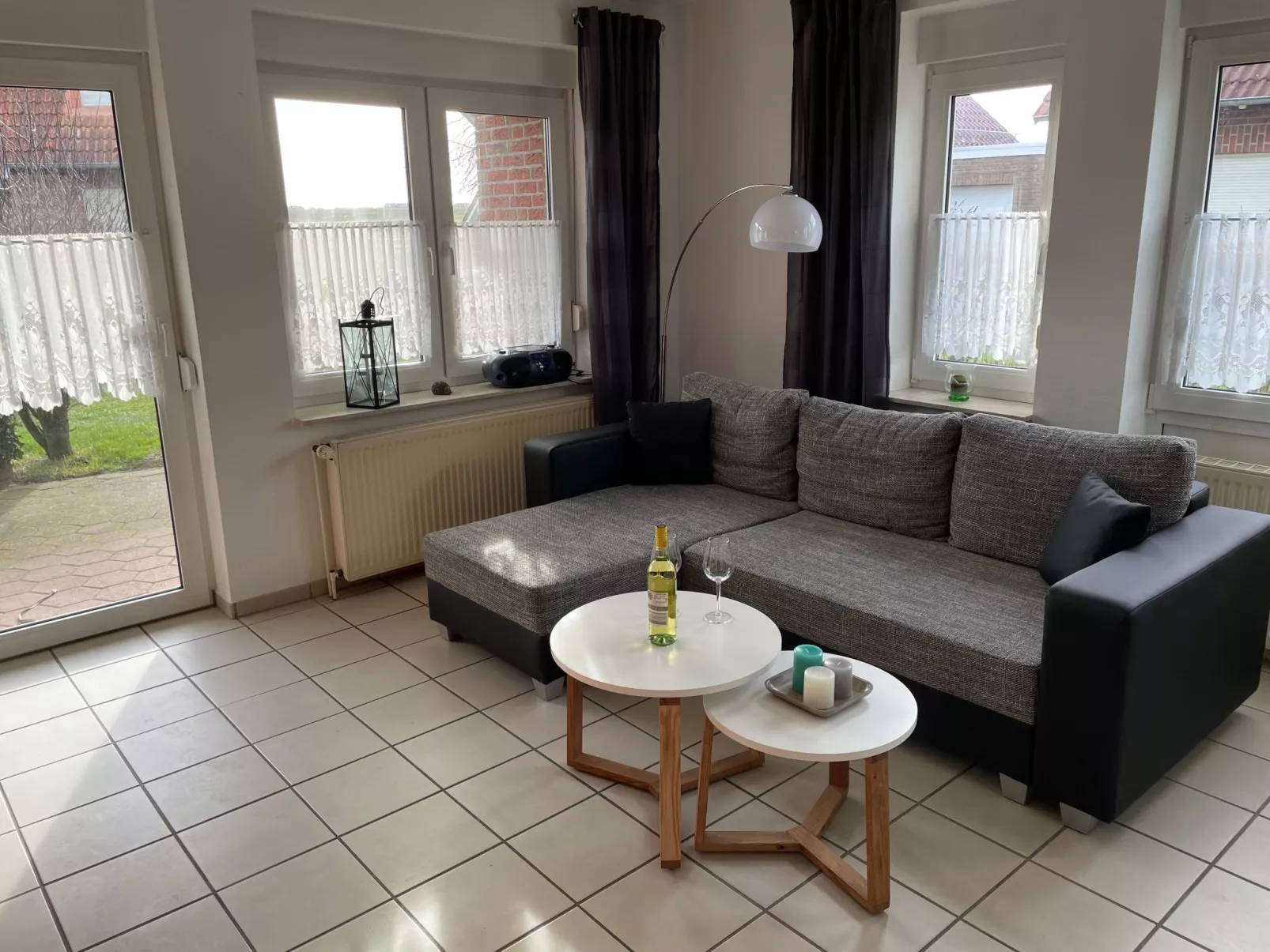 Sonnige Ferienwohnung mit großem Garten-Binnen