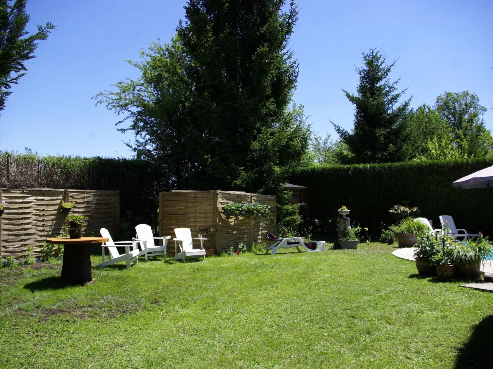 Mit Garten, Grill und Terrasse-Binnen