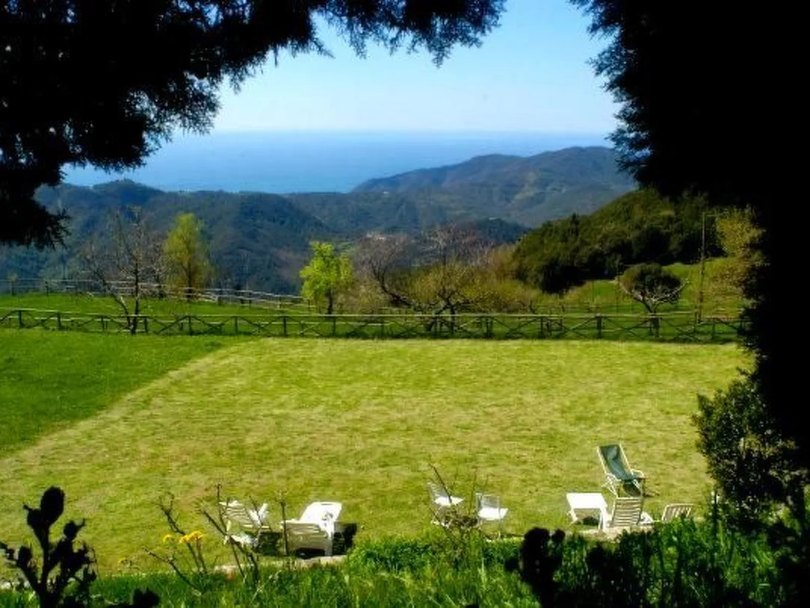 Appartement in Castiglione Chiavarese mit Garten-Buiten