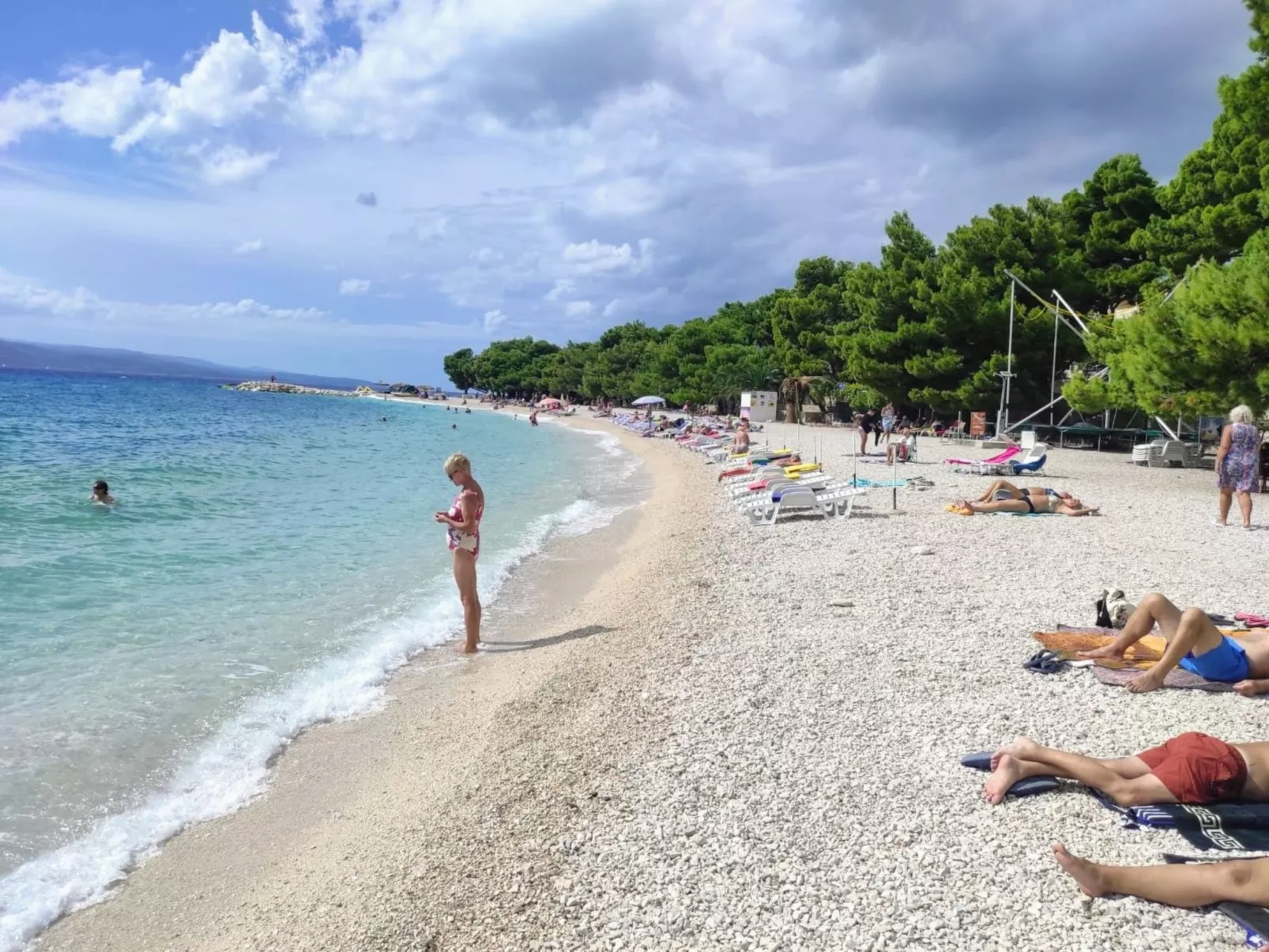 Weiße Idylle auf dem blauen Meer-Buiten