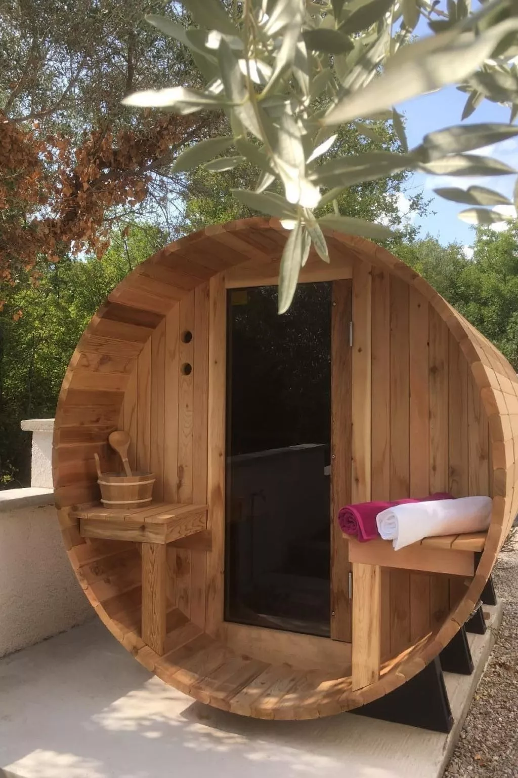 Detailgestaltete Villa mit Pool, Sauna und Hot Tub-Buiten