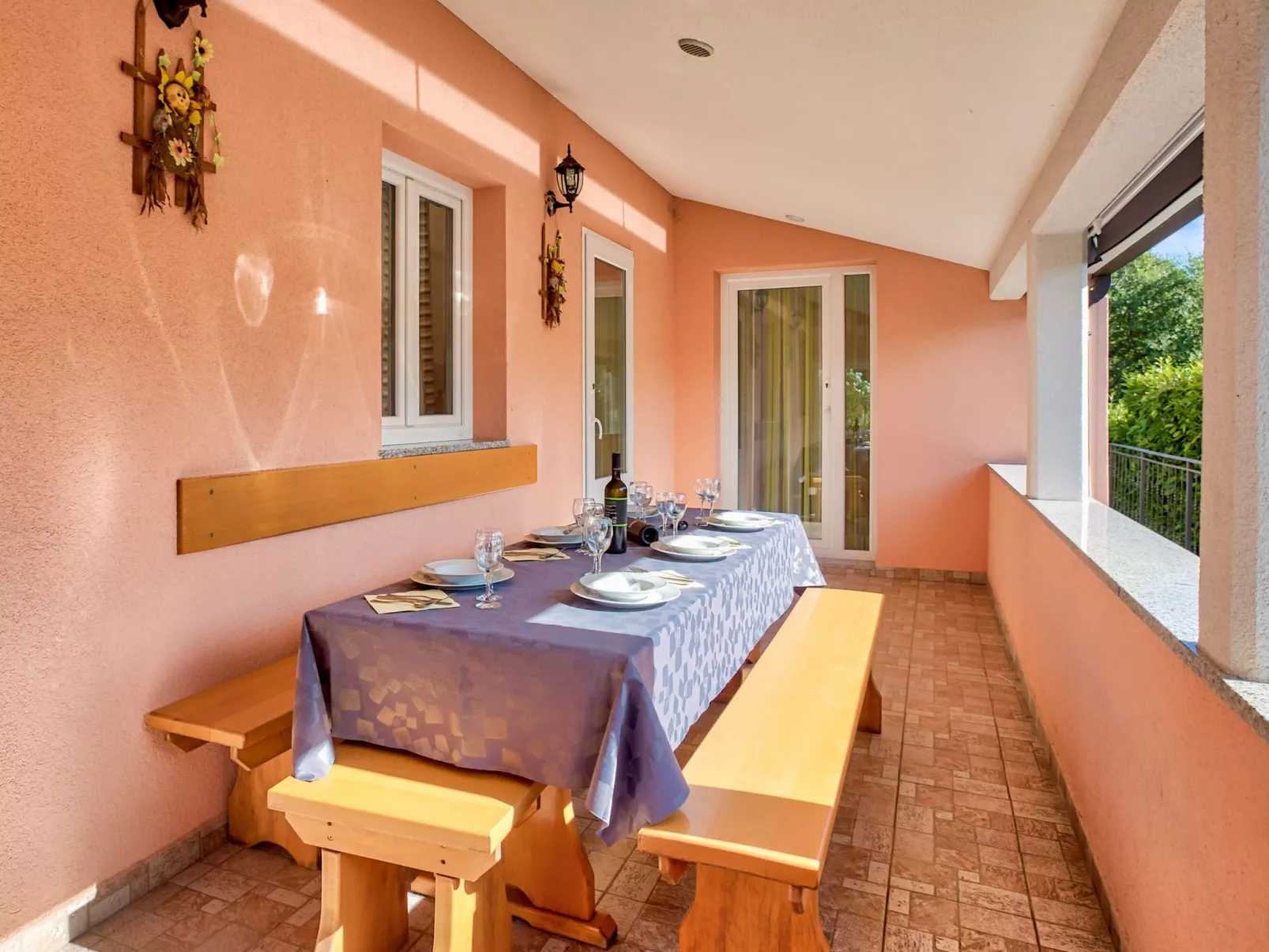 "Ines" mit Whirlpool-Buiten