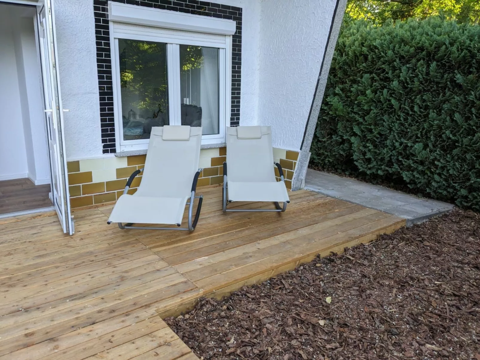 In Süd-Waldhanglage mit tollem Seeblick-Binnen