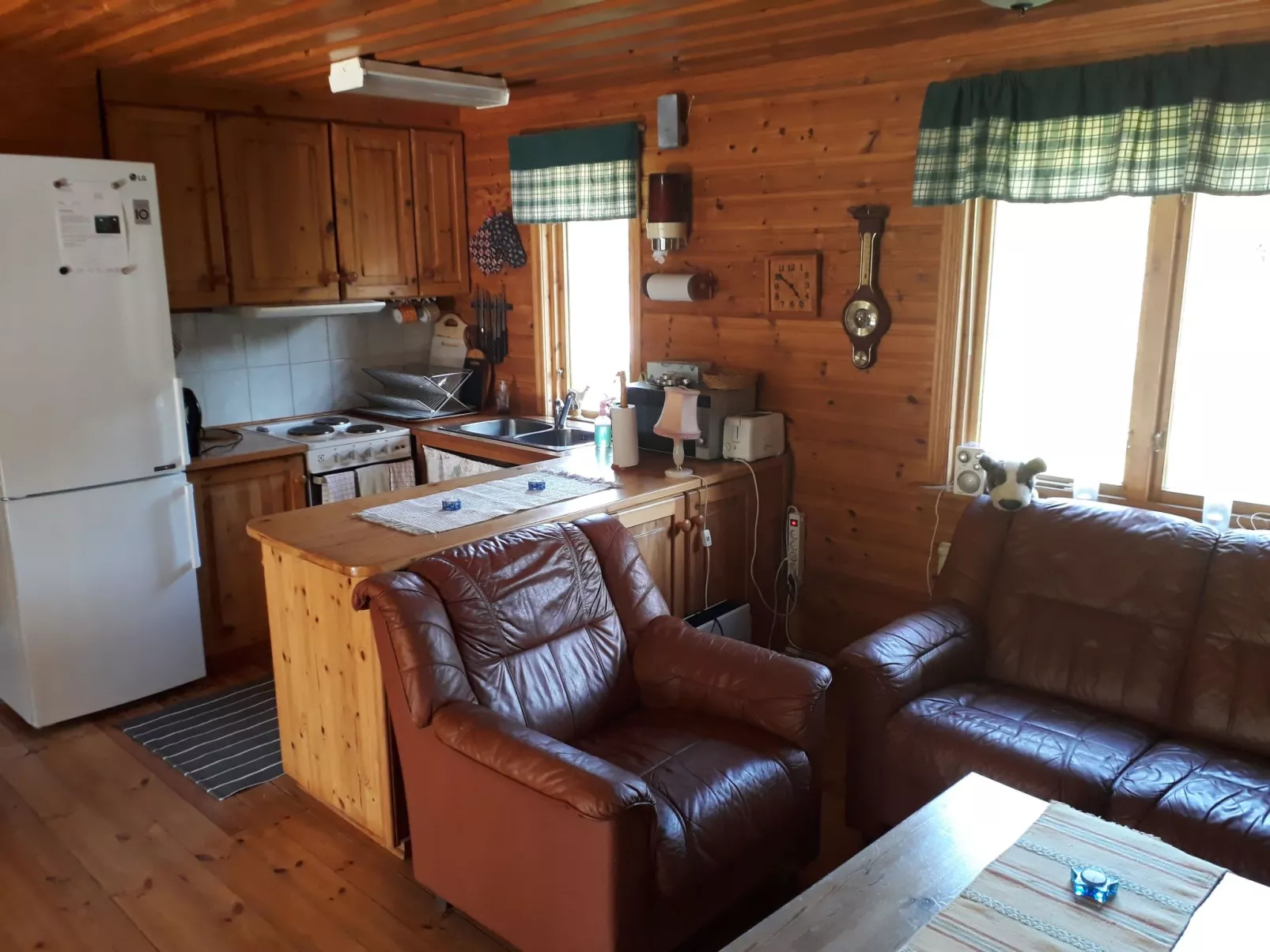 "Flodavägen 39" mit privatem Parkplatz-Binnen