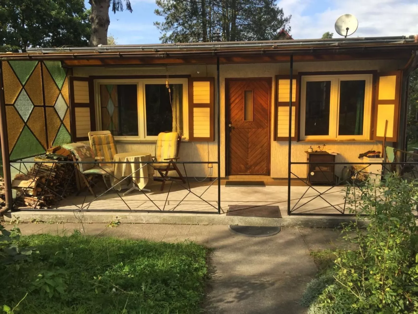 Datscha im Grünen-Buiten