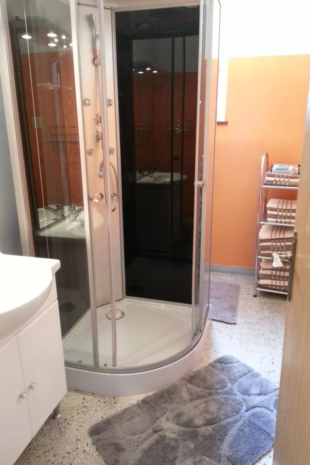 In ruhiger Lage am Waldrand-Binnen