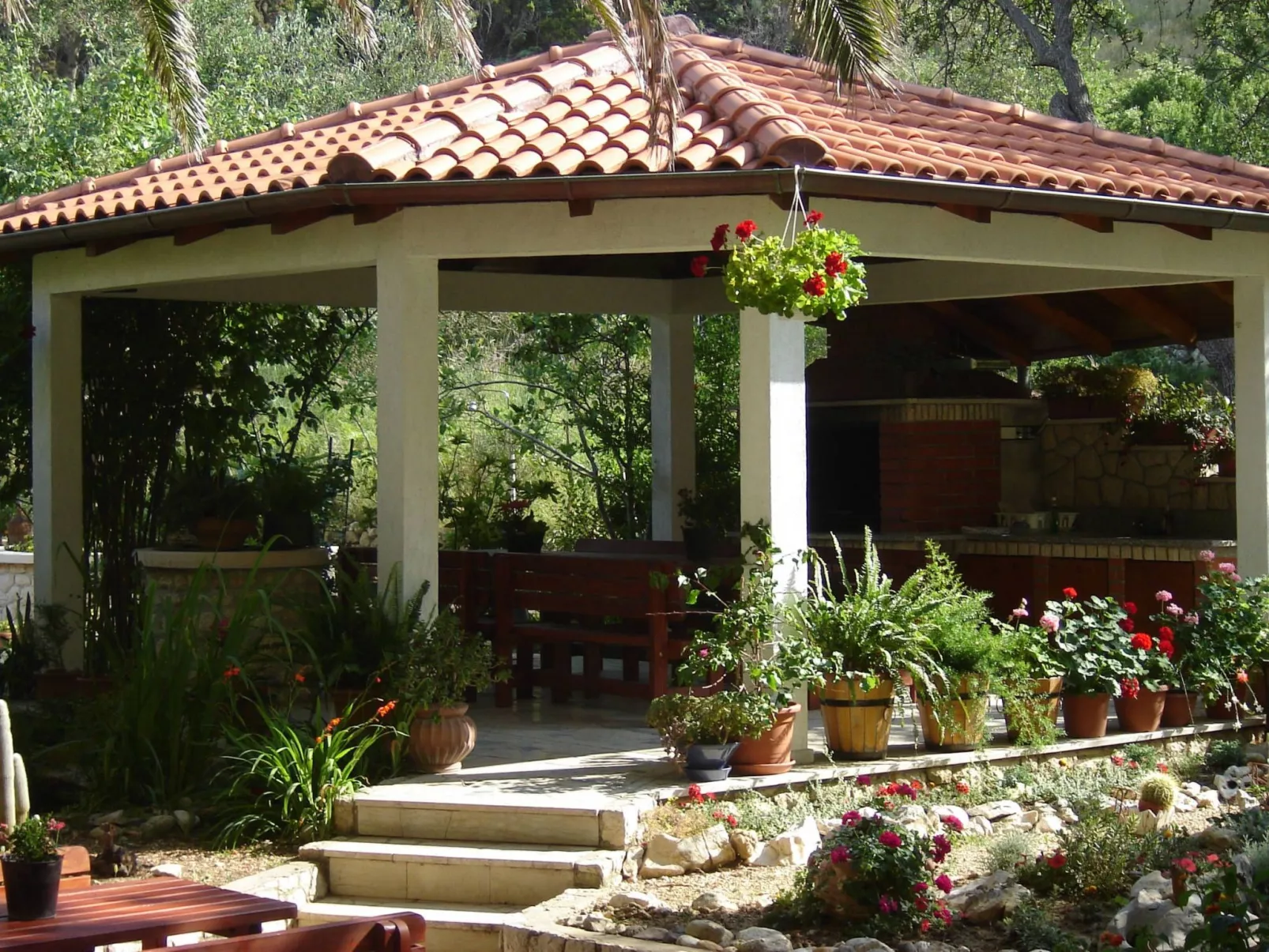 "Violet" mit Swimmingpool-Buiten