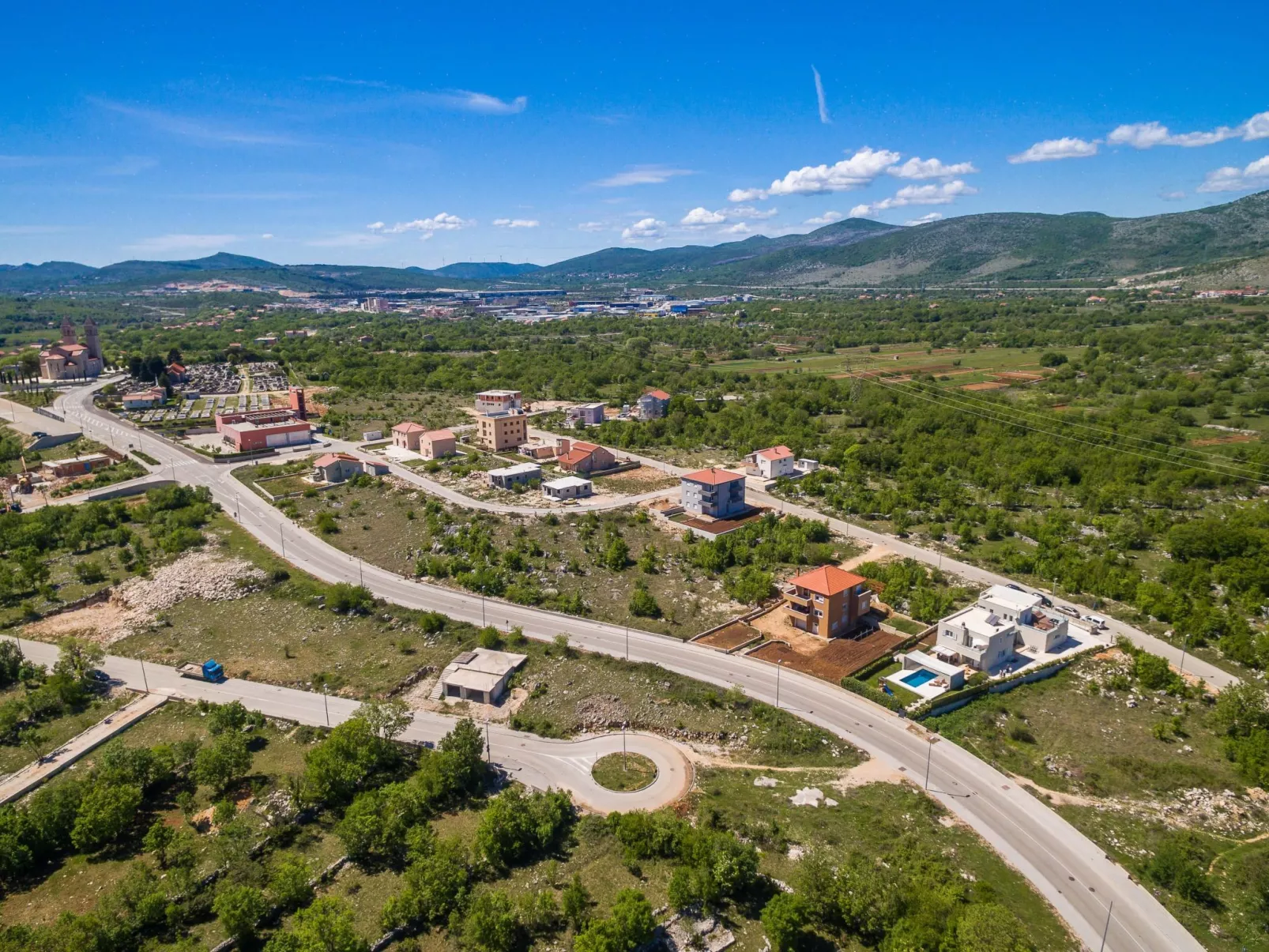 In Dugopolje mit Beheiztem Pool-Buiten