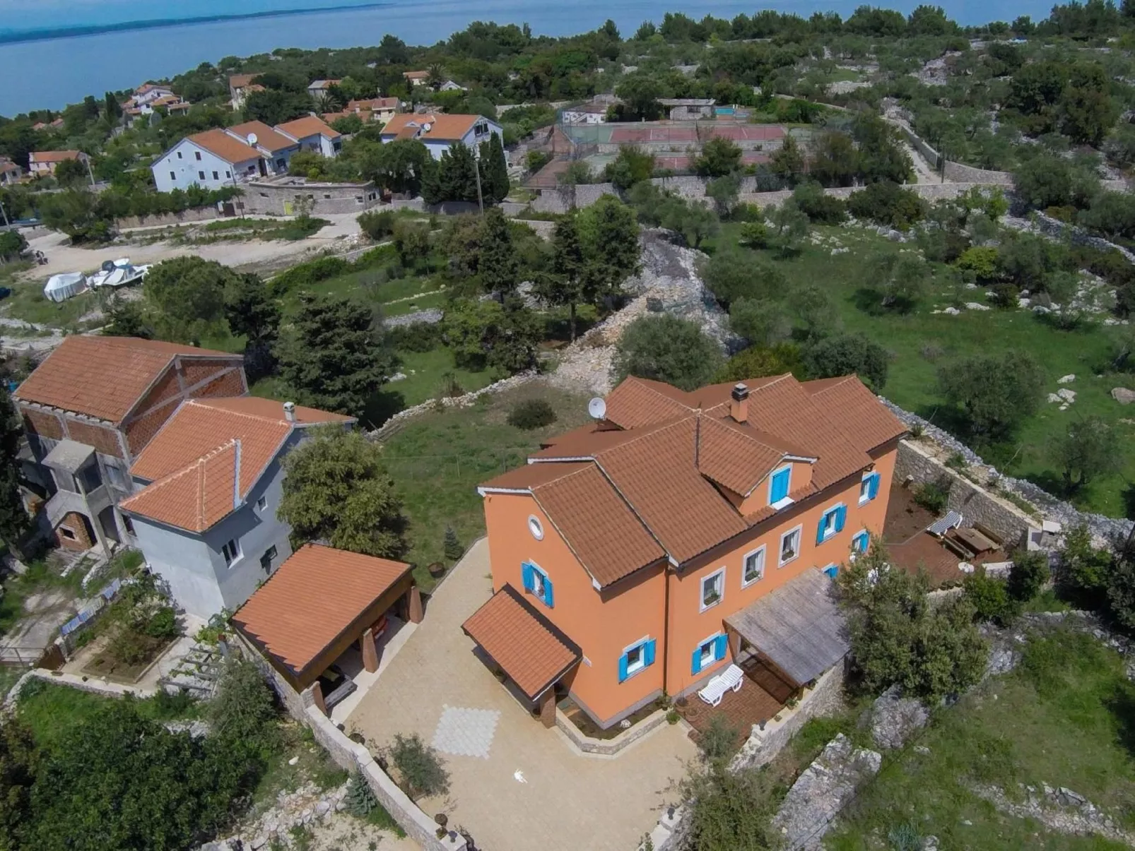 Appartement Casper mit Terrasse, Garten und Grill-Binnen