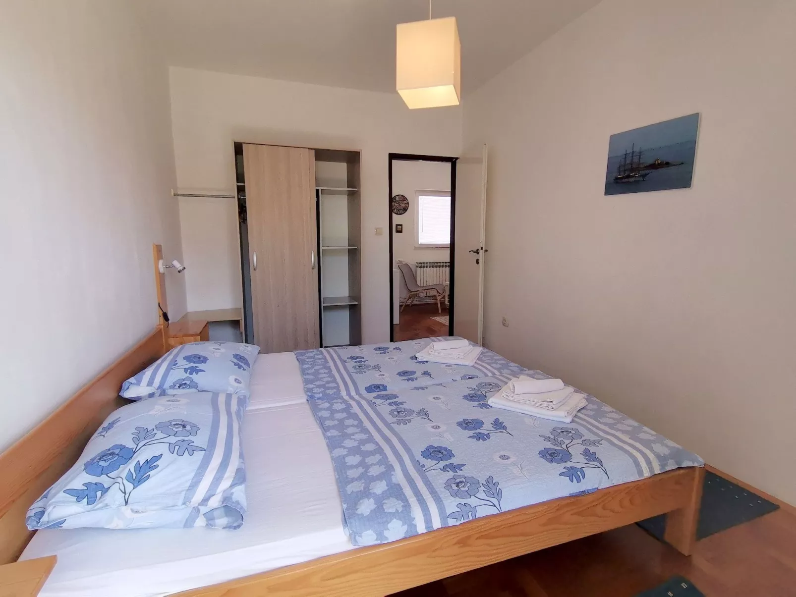 Karmen auf zwei Ebenen mit Garten-Binnen