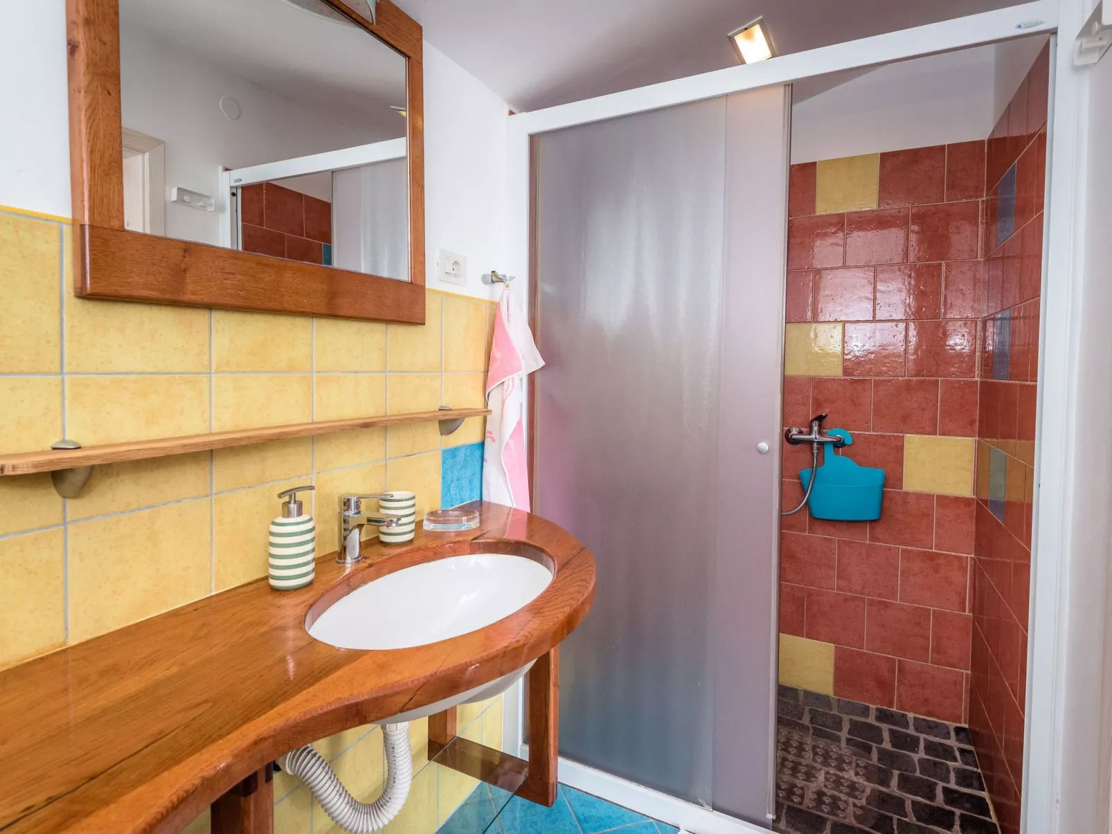 "Haus Gluscevic" direkt am Strand-Binnen