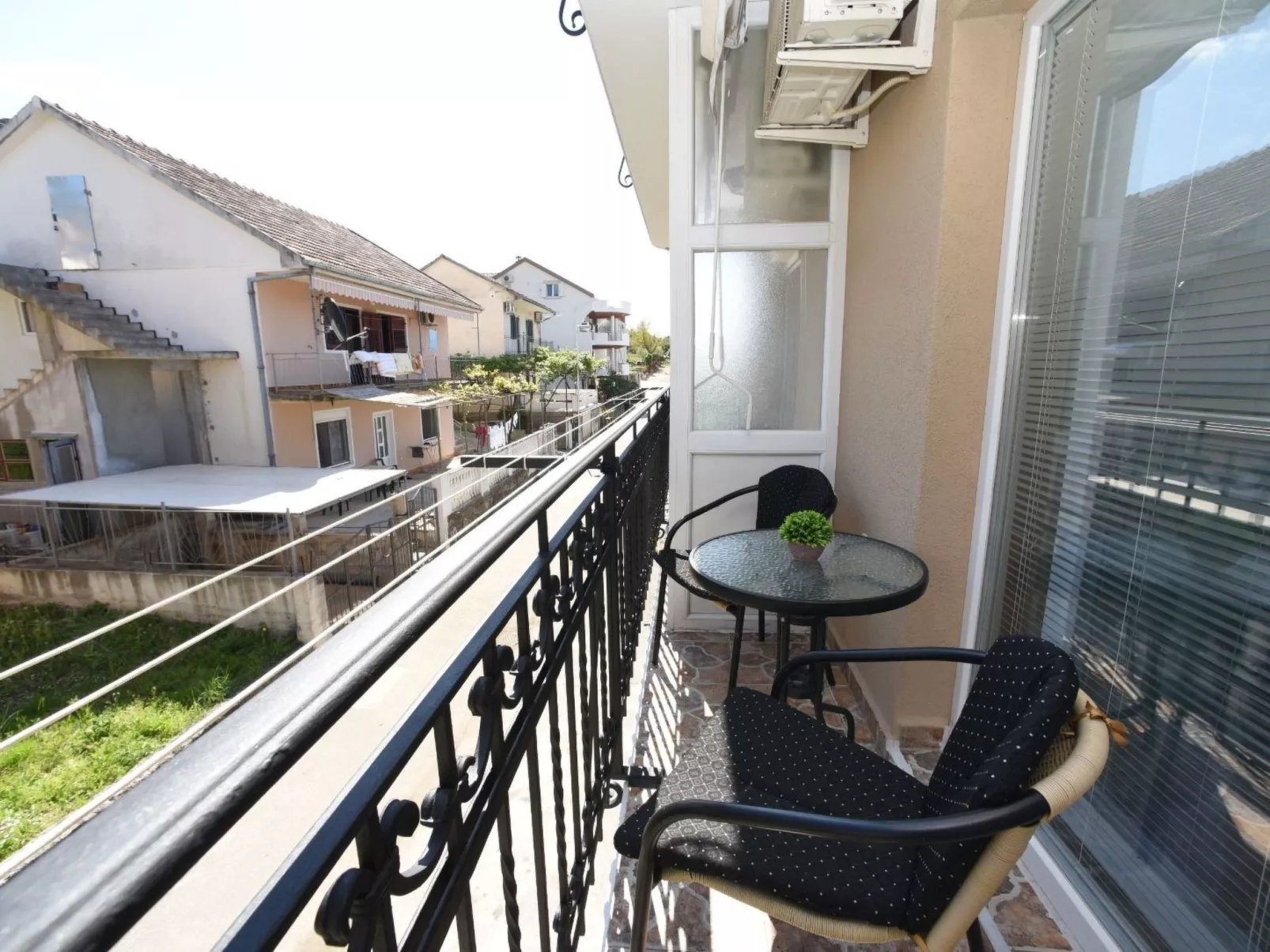 Studio-Apartment mit Balkon-Buiten