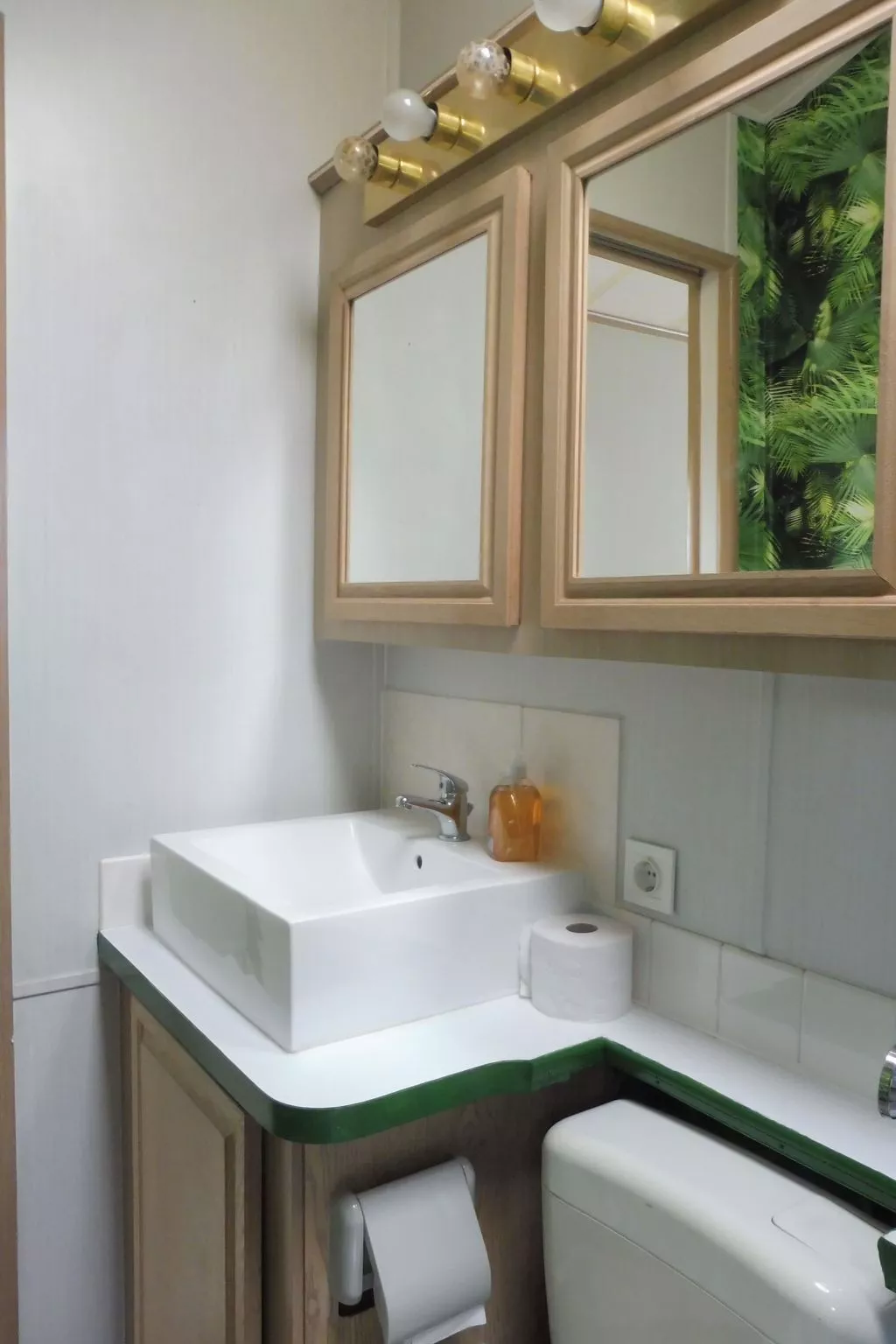 Mit Blick auf das Wasser-Binnen