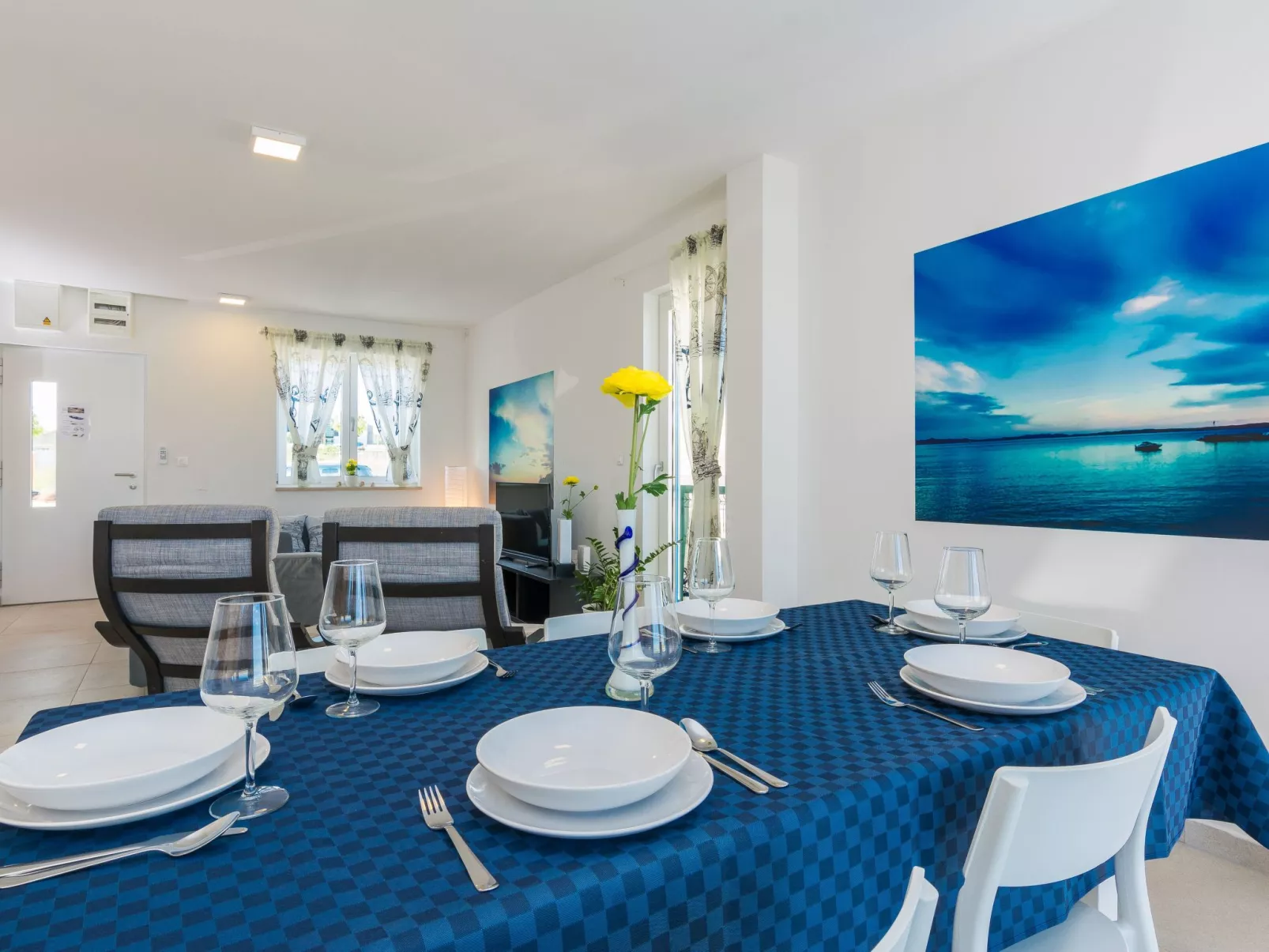 "Miri Melon" mit eigenem Pool-Image-tags.info