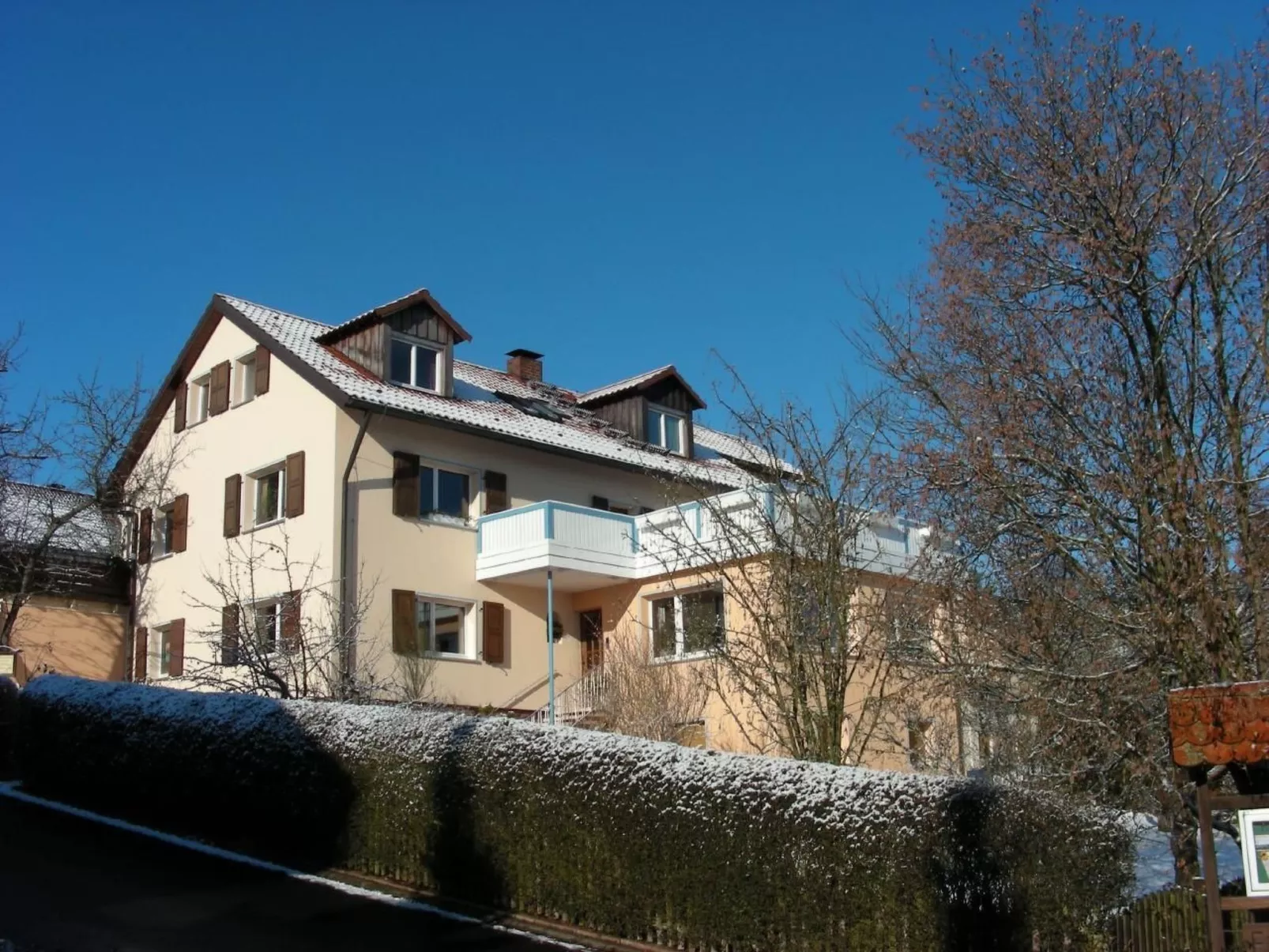 Haus Holzheimer mit Blick auf die Rhön-Image-tags.info