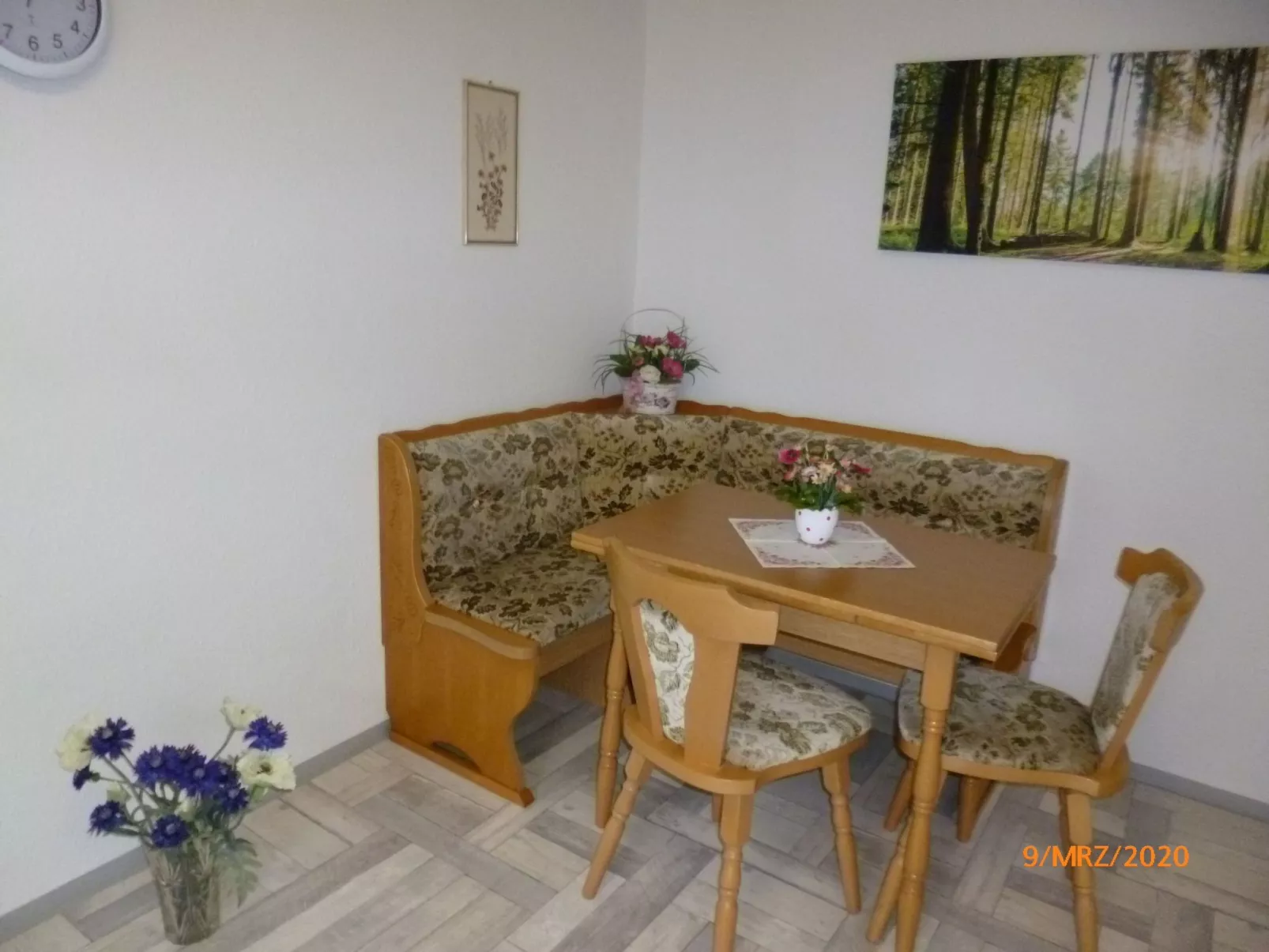 Im Vierseitenhof-Binnen