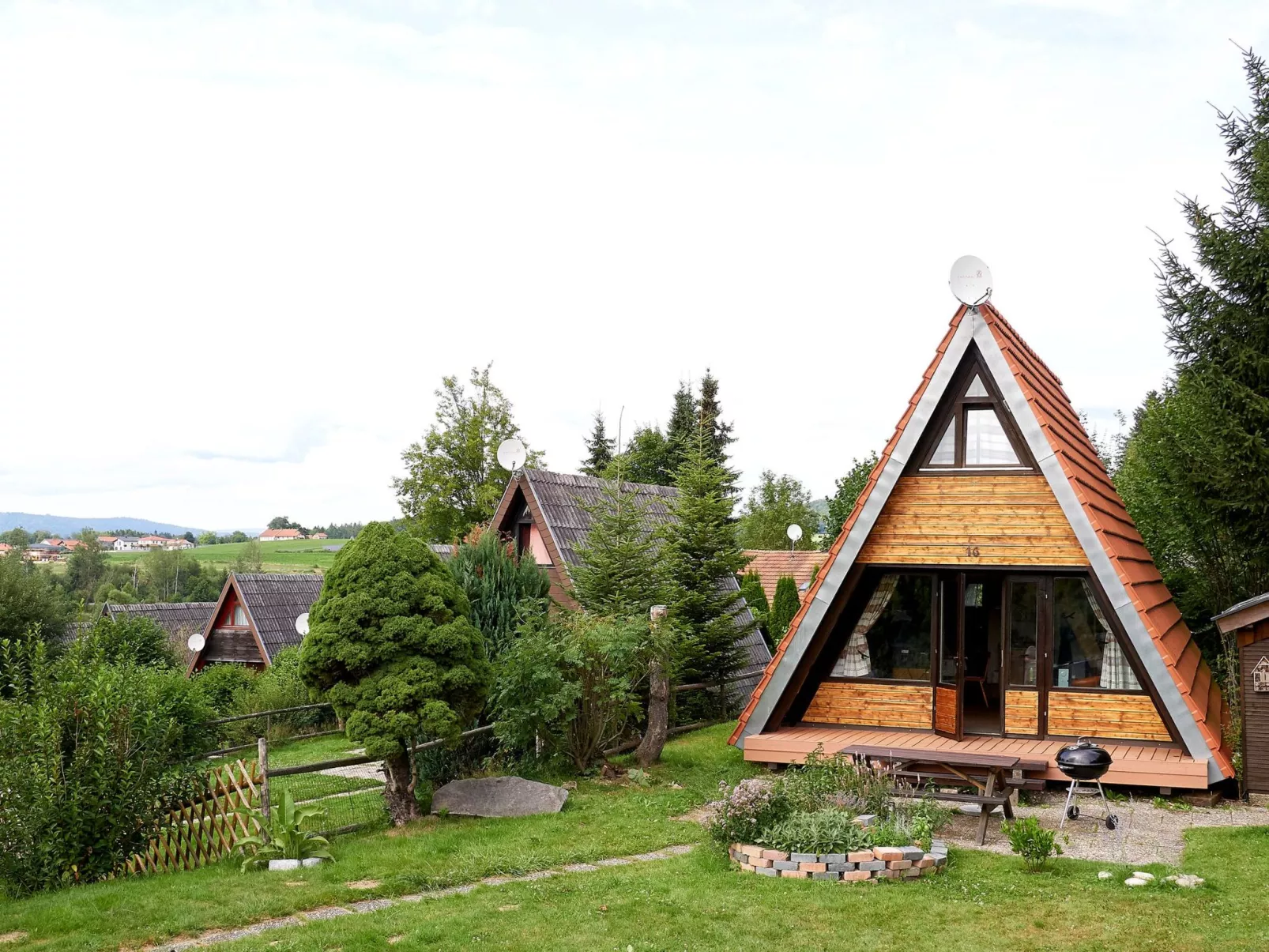 In Waldkirchen mit Garten und Seeblick-Buiten