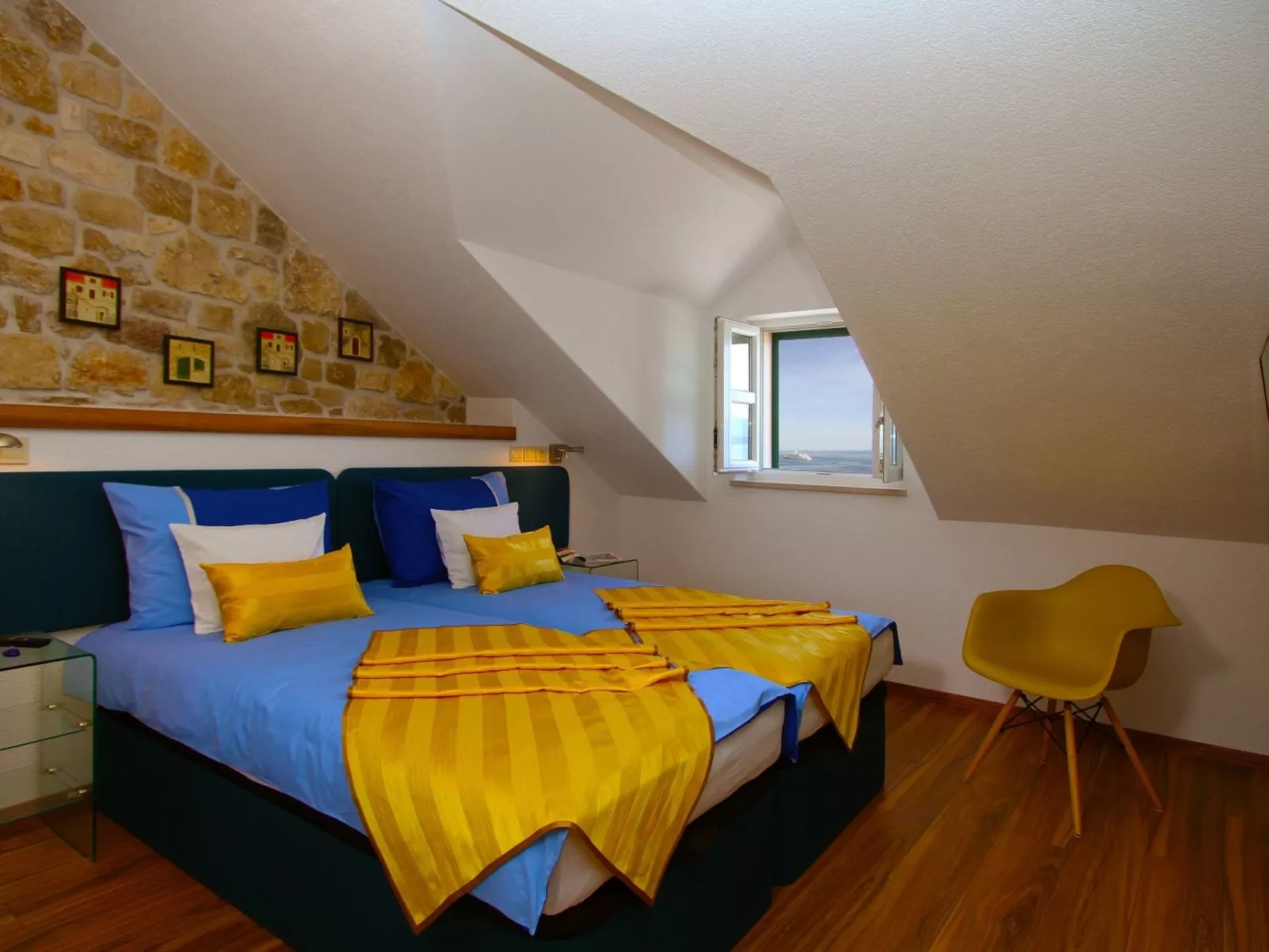 In Bol mit privatem Parkplatz-Binnen