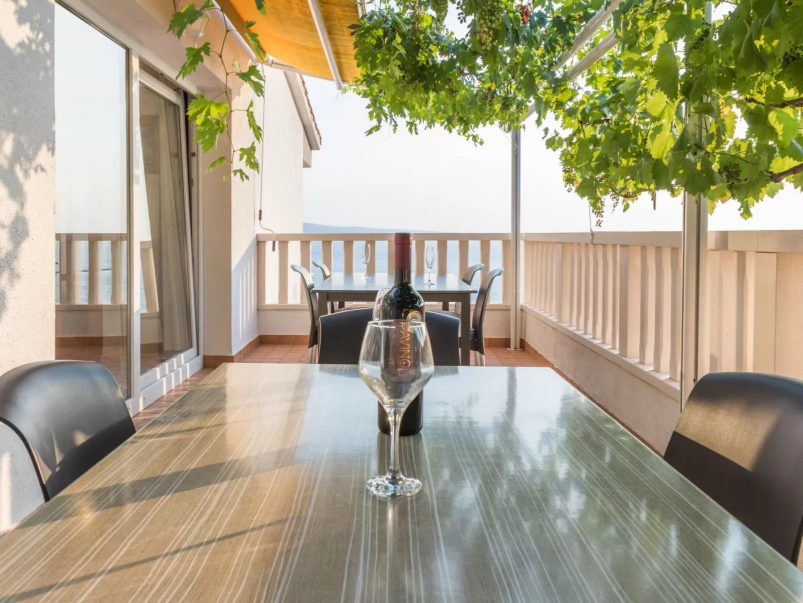 Appartement "Zorka" mit Blick auf das Wasser-Buiten