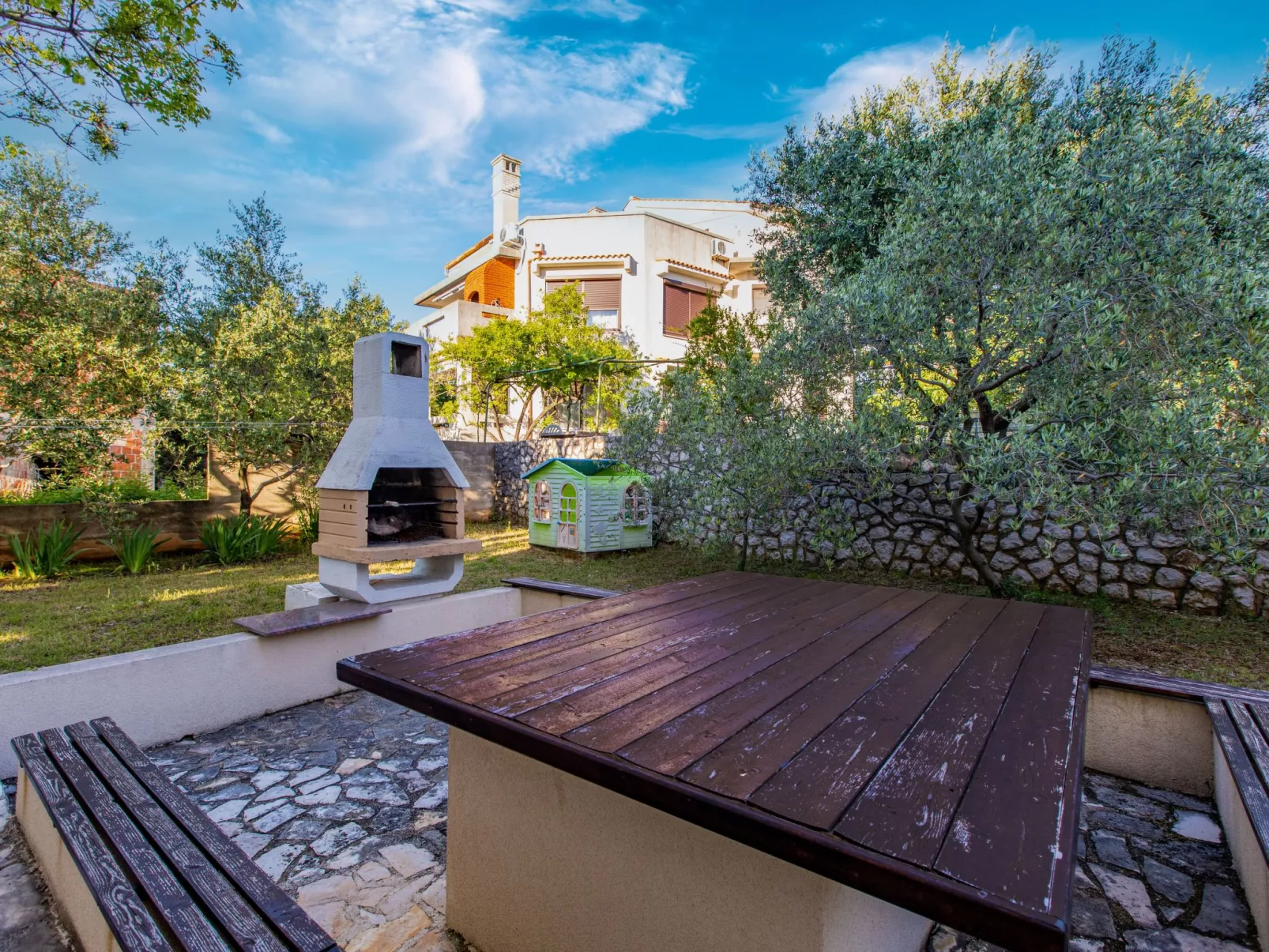 Schöne Wohnung "Apartman Mira 1" mit Terrasse-Binnen