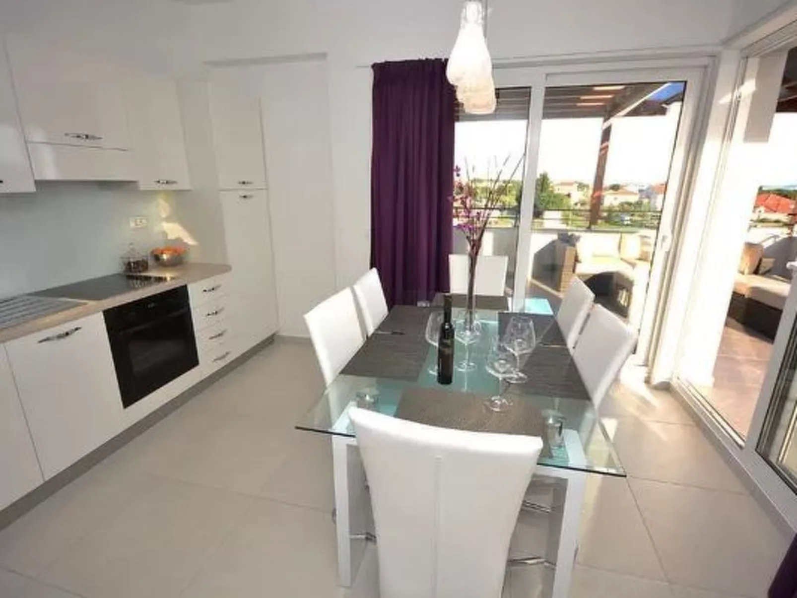 Komfortable Wohnung mit privatem Jacuzzi-Binnen