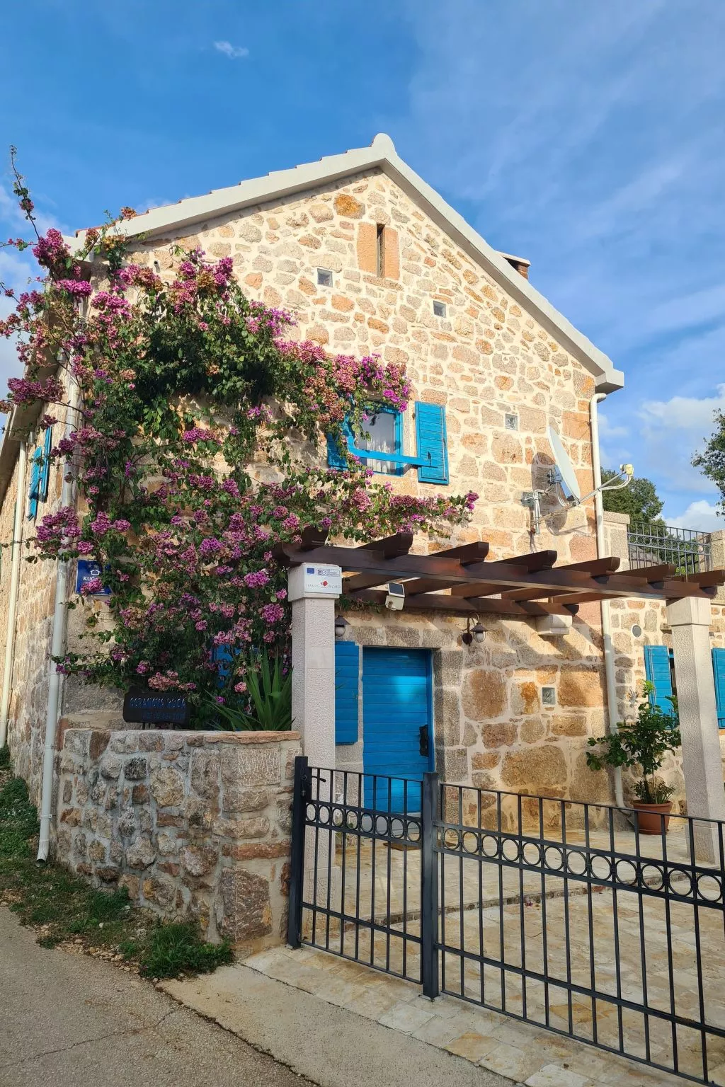 Altes Steinhaus Goranova Kuca-Buiten