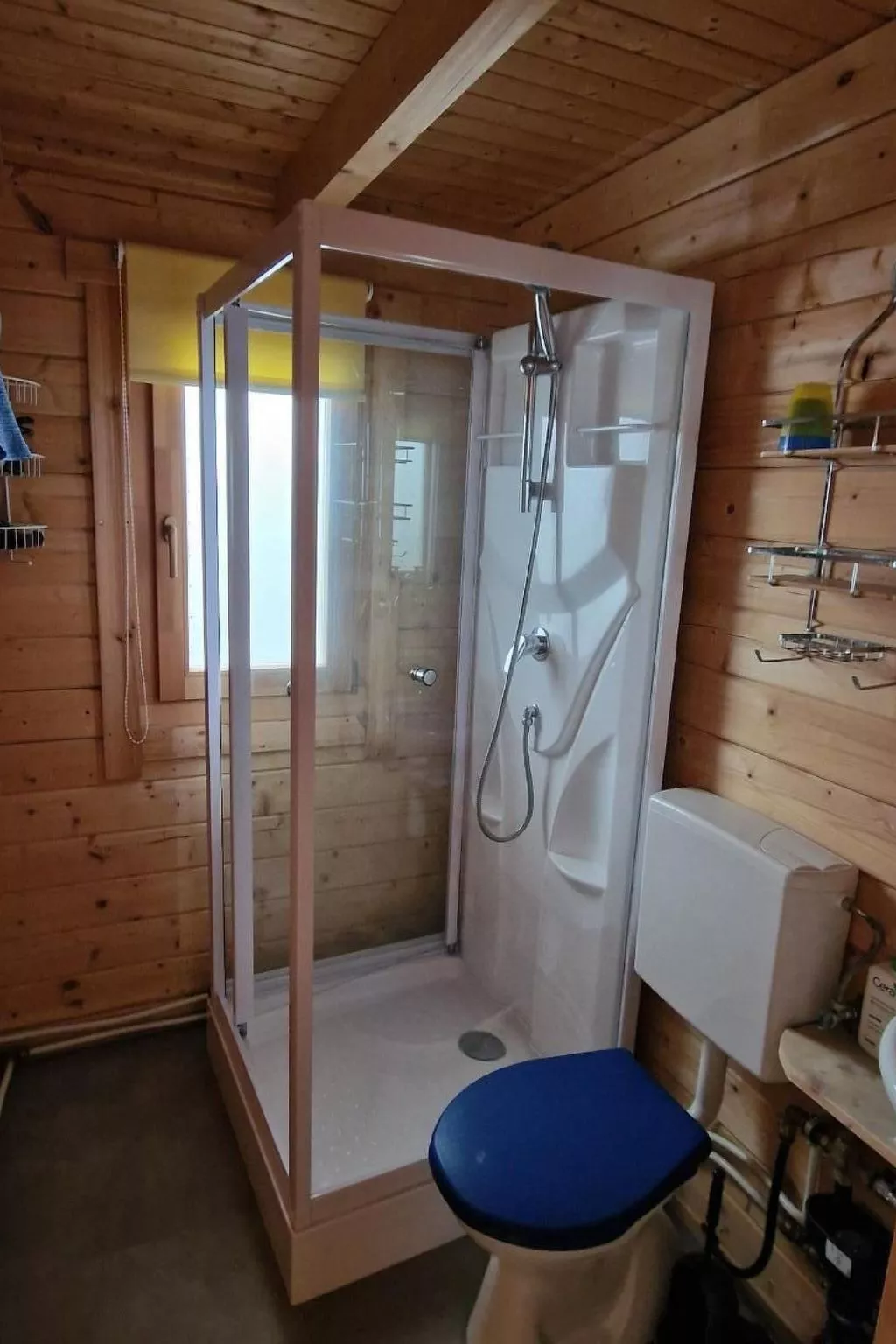 Chalet/ Blockhaus auf Camping-Buiten