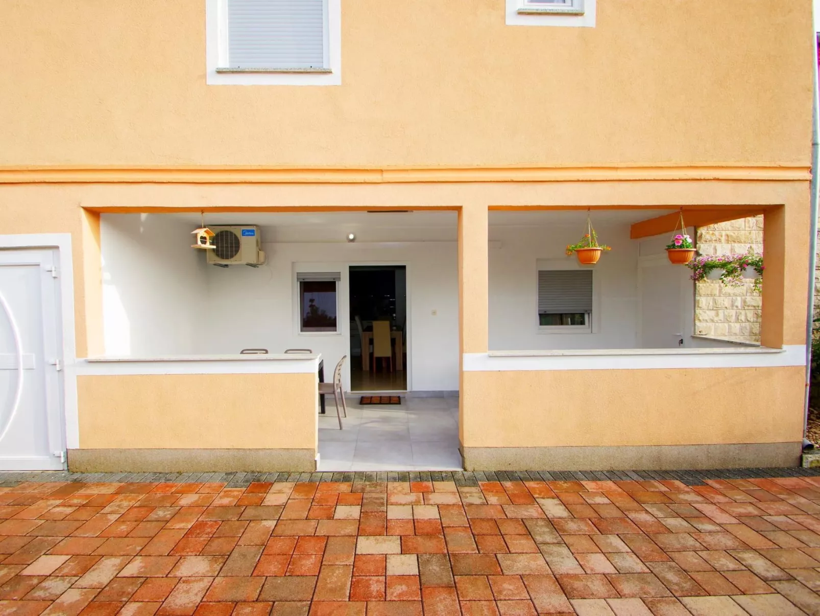 Angenehme Wohnung in Valbandon, Privatparkplatz-Buiten