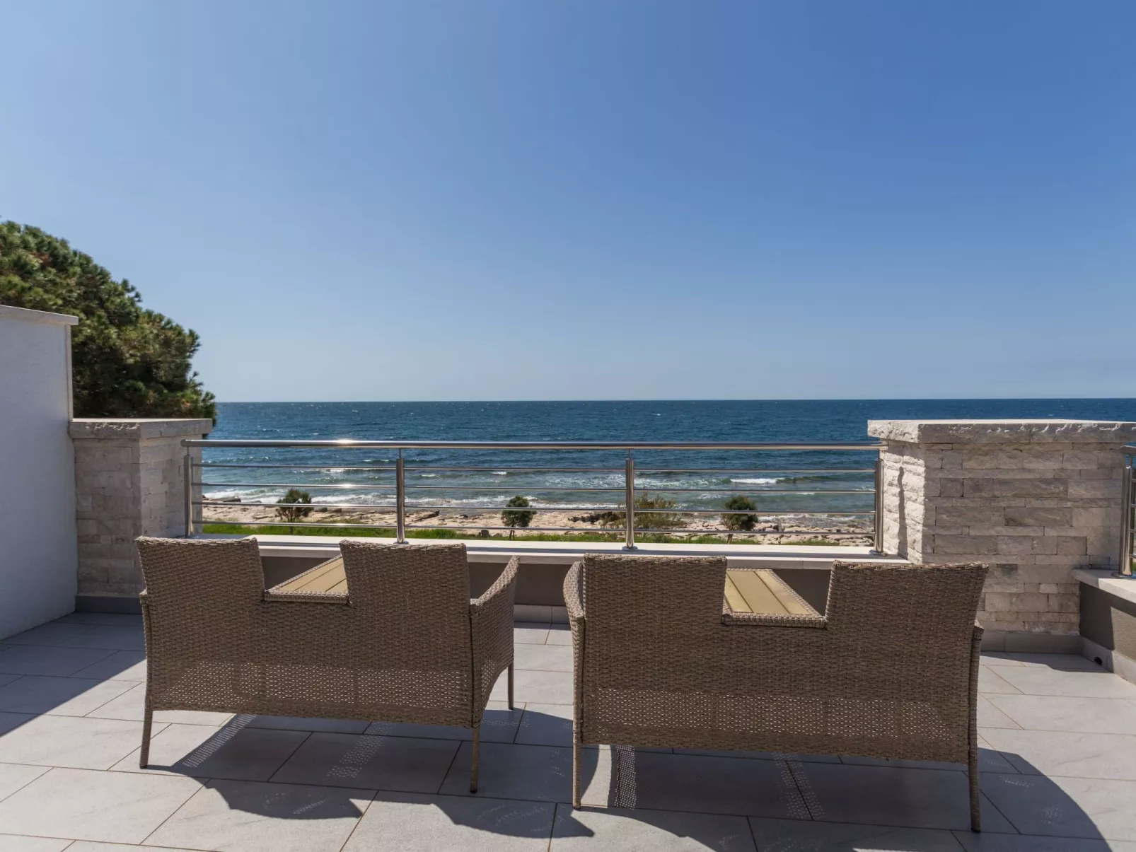 Villa direkt am Meer und Strand mit herrlichem Blick-Binnen