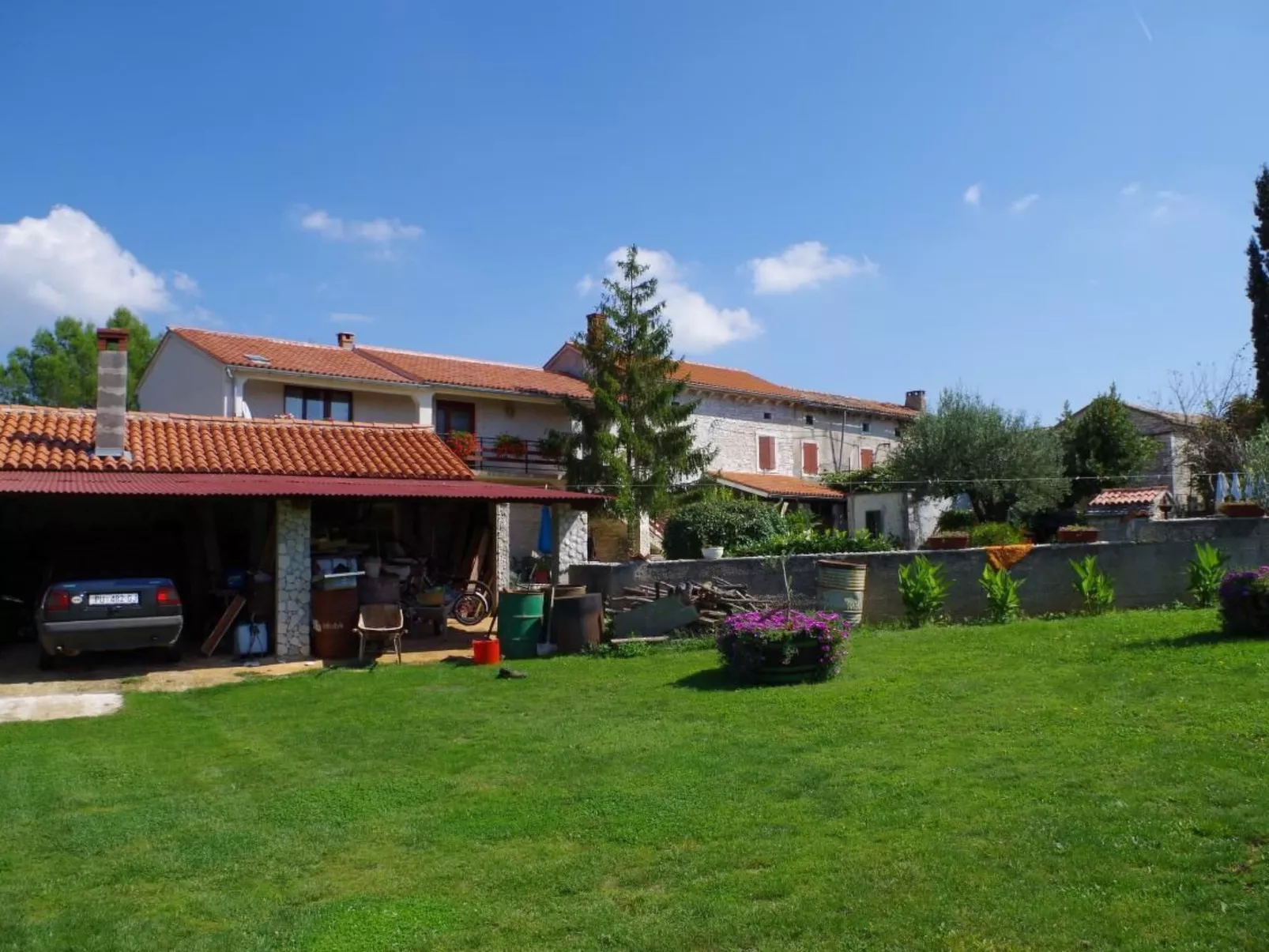 In malerischem istrischem Dorf-Buiten