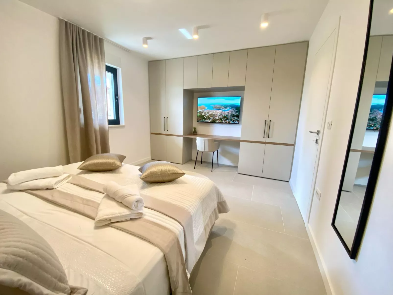 Villa mit beheiztem Infinity-Pool und Massagedüsen-Binnen