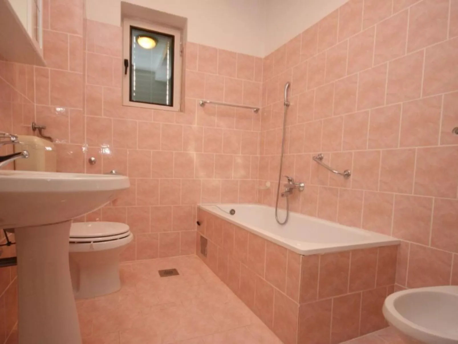 Wohnung "Blažević 2" direkt am Strand-Binnen