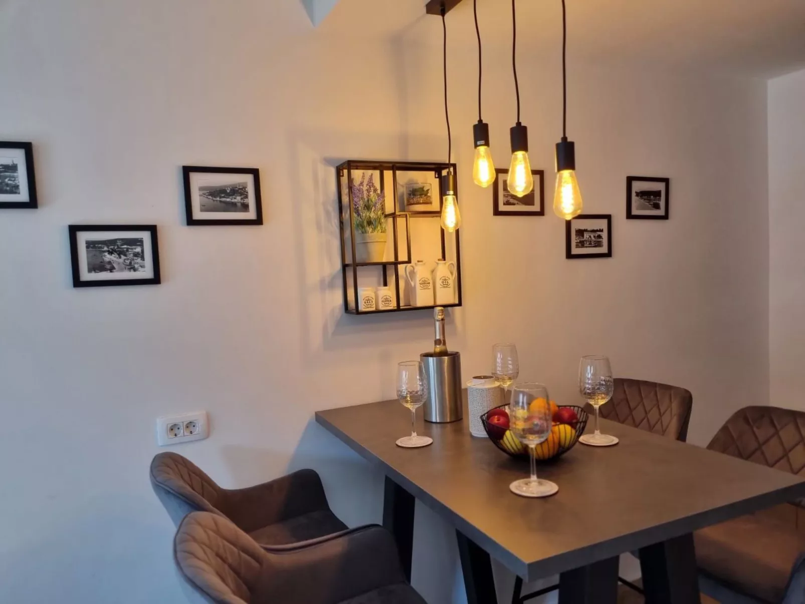 Holiday house Ena-Binnen