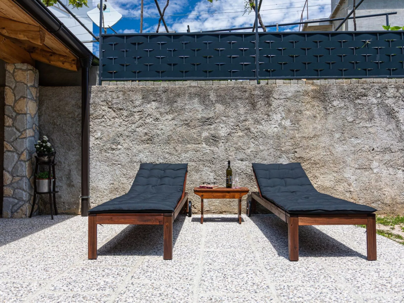 Gemütliches Steinhaus Nonna Stara-Buiten